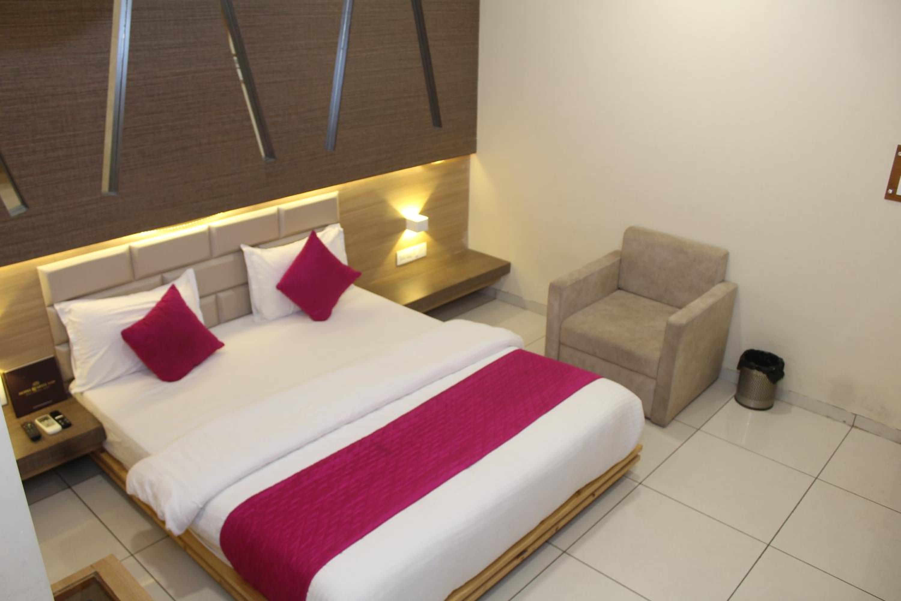Deluxe King Room