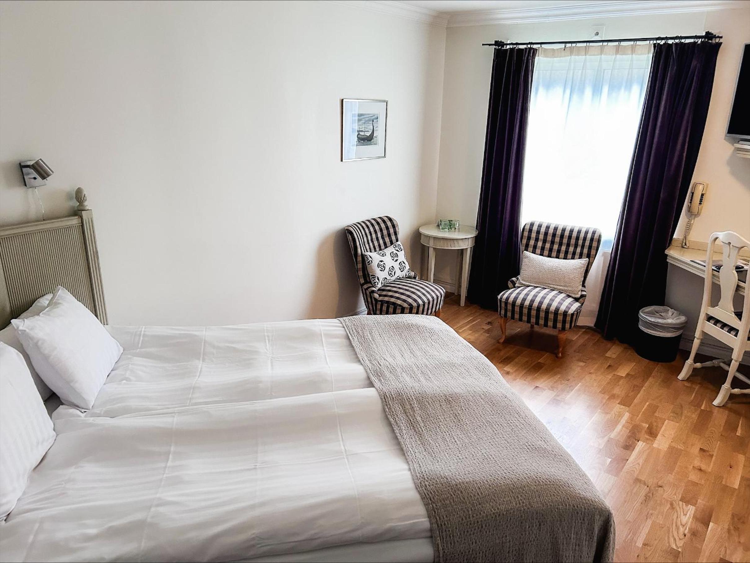 Double Room (63 in bed) - Photo 3