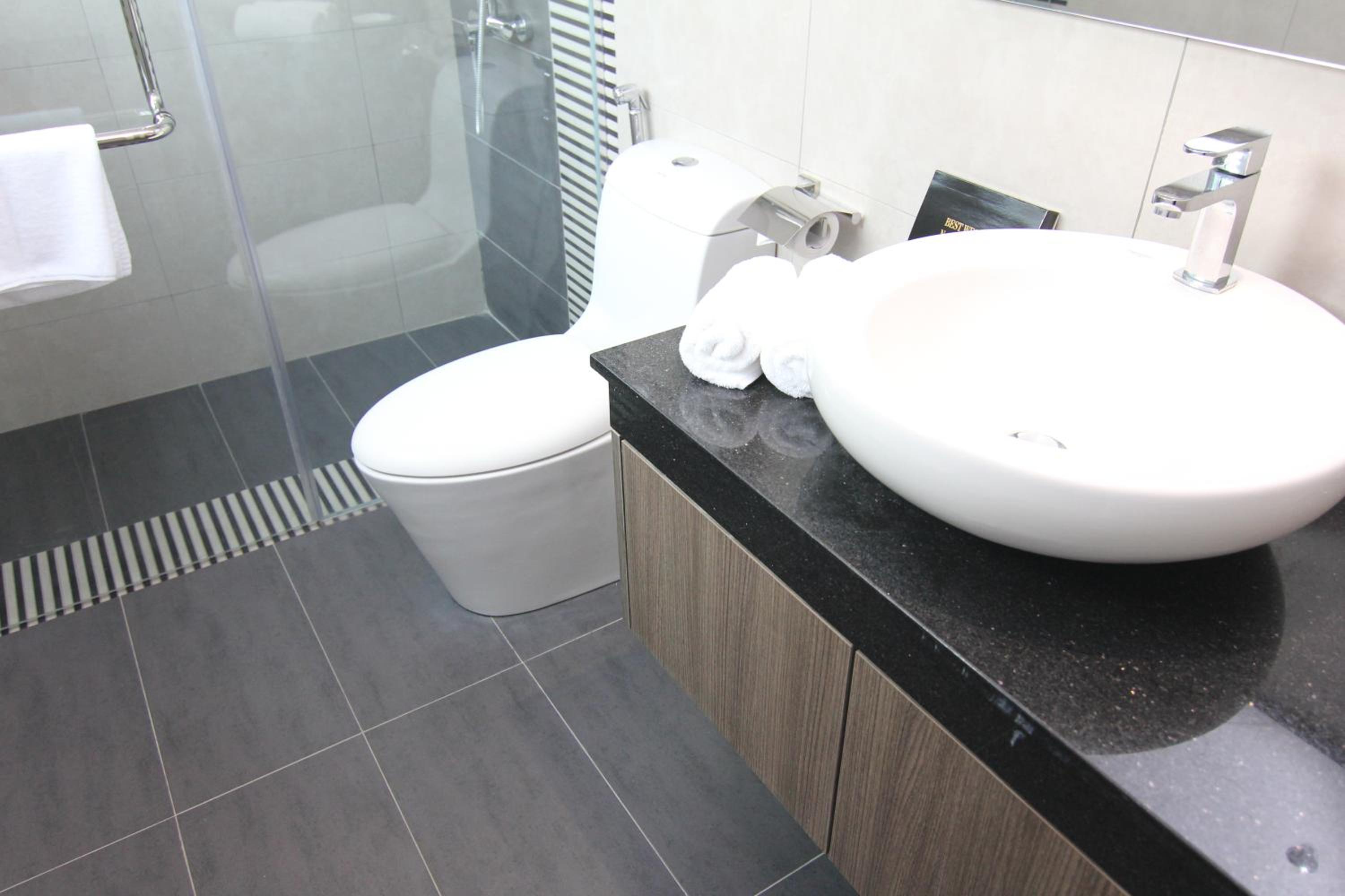 Executive Deluxe Double Room - Photo 12