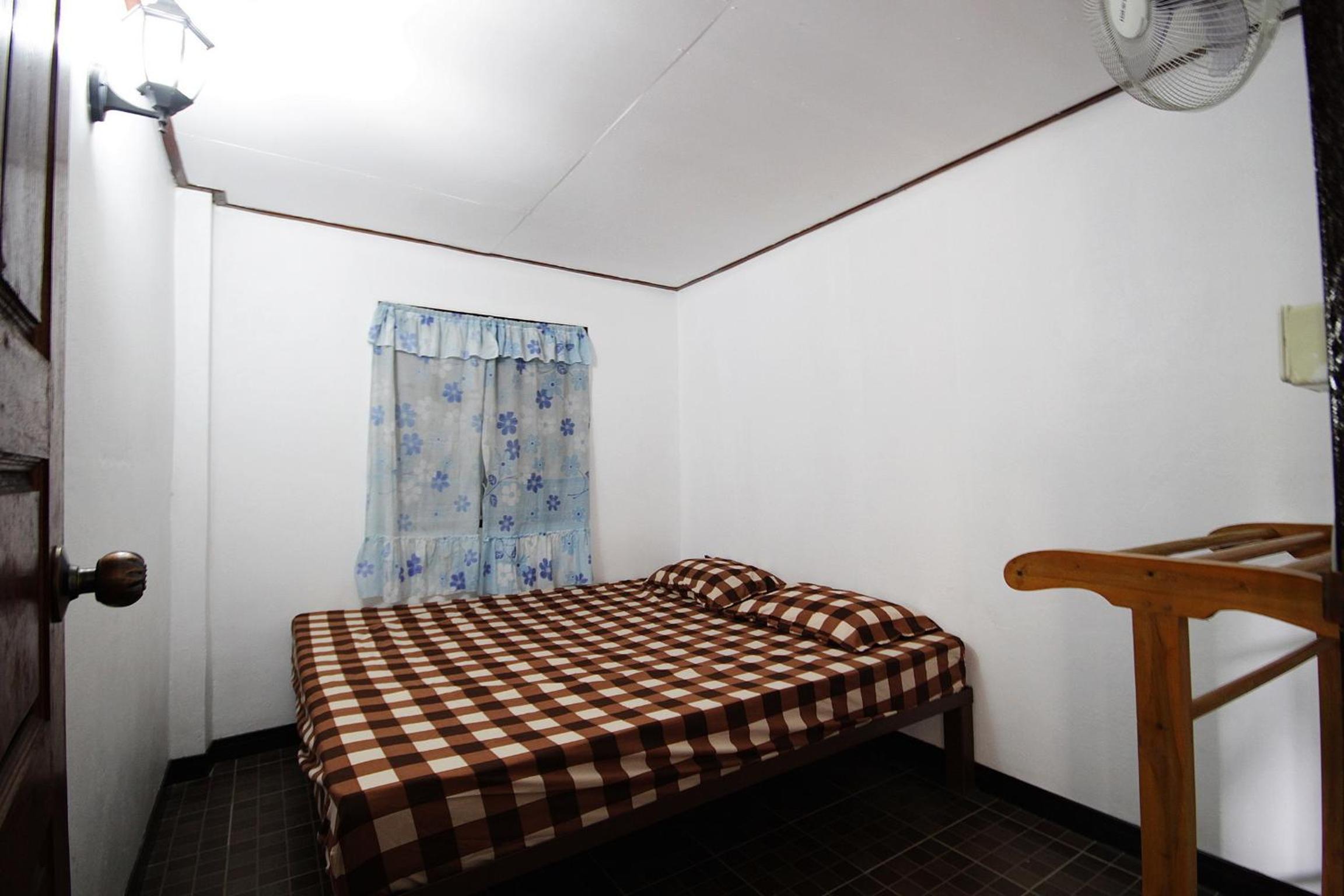 Four-Bedroom House photo 3