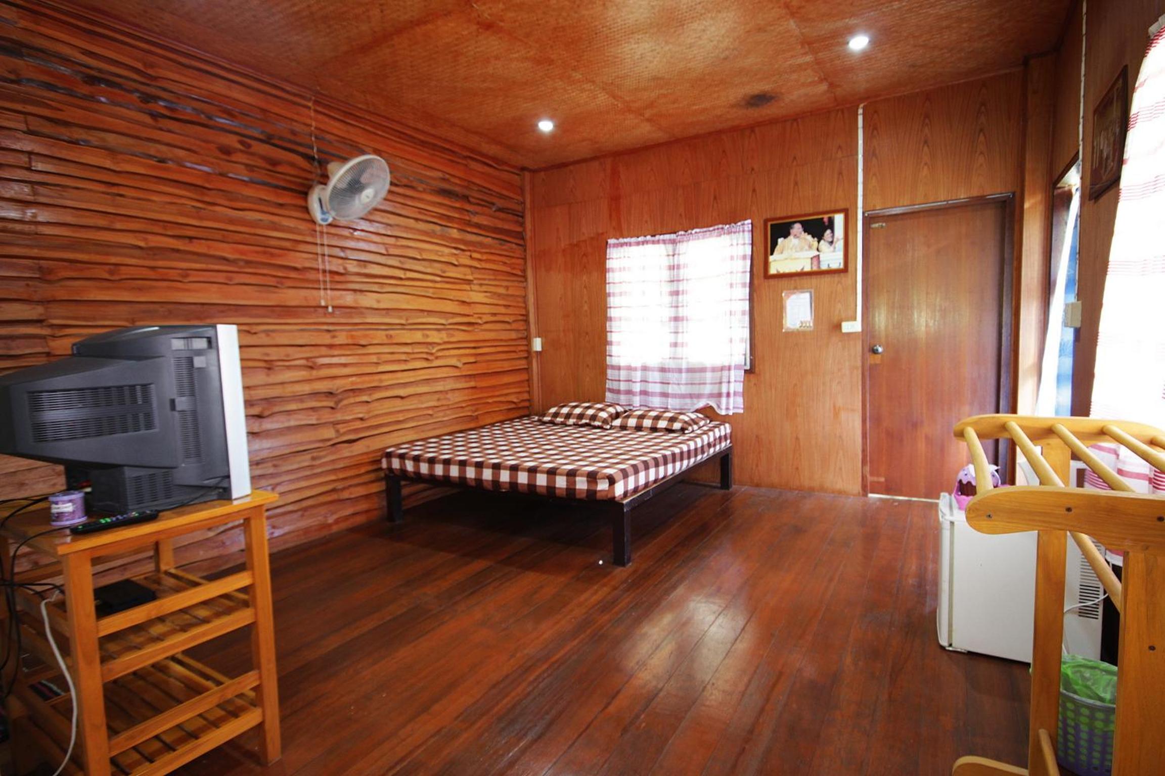 Superior Four-Bedroom House photo 1
