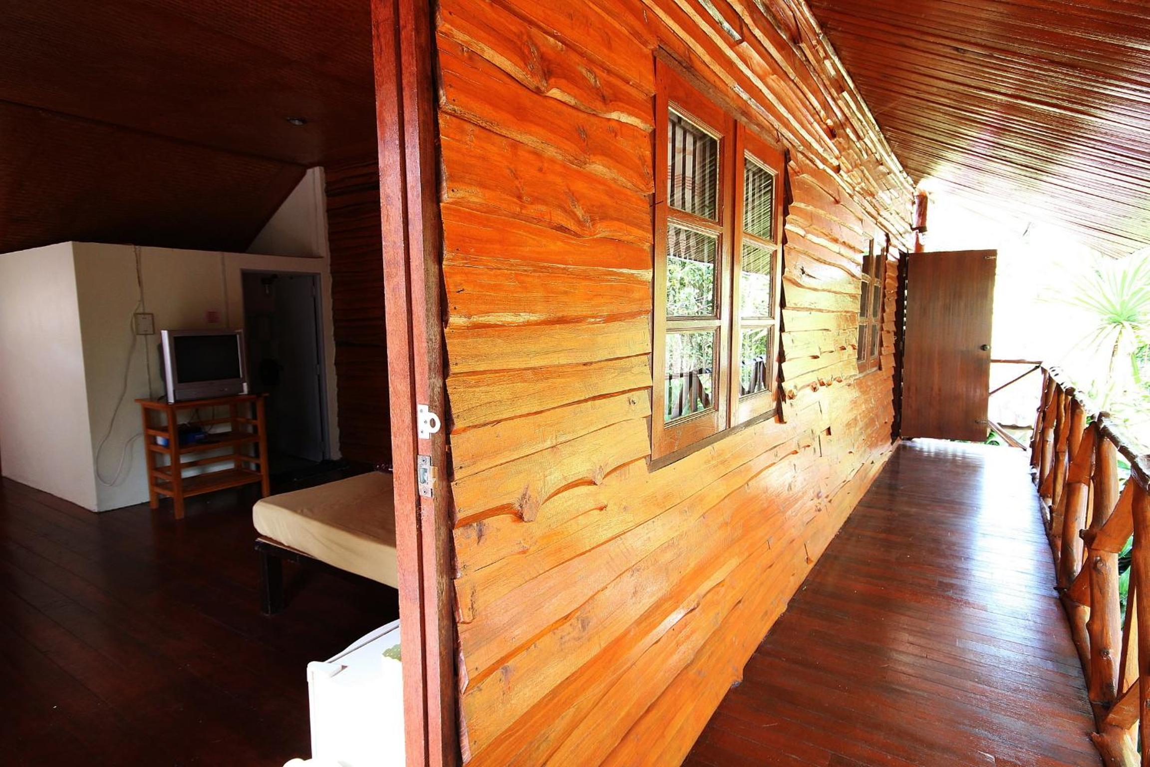 Superior Four-Bedroom House photo 3
