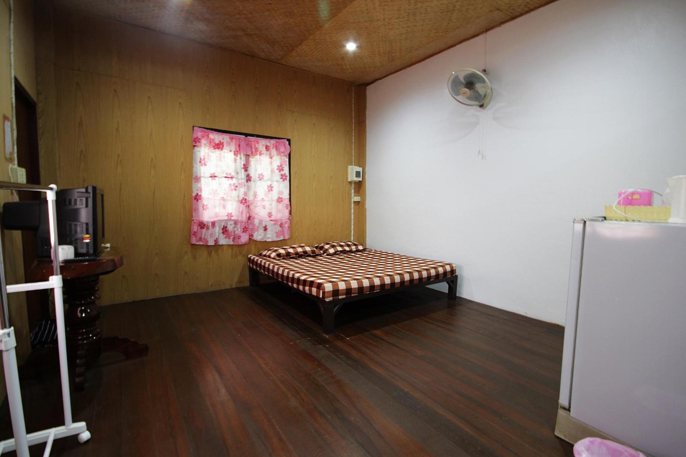Three-Bedroom House photo 1