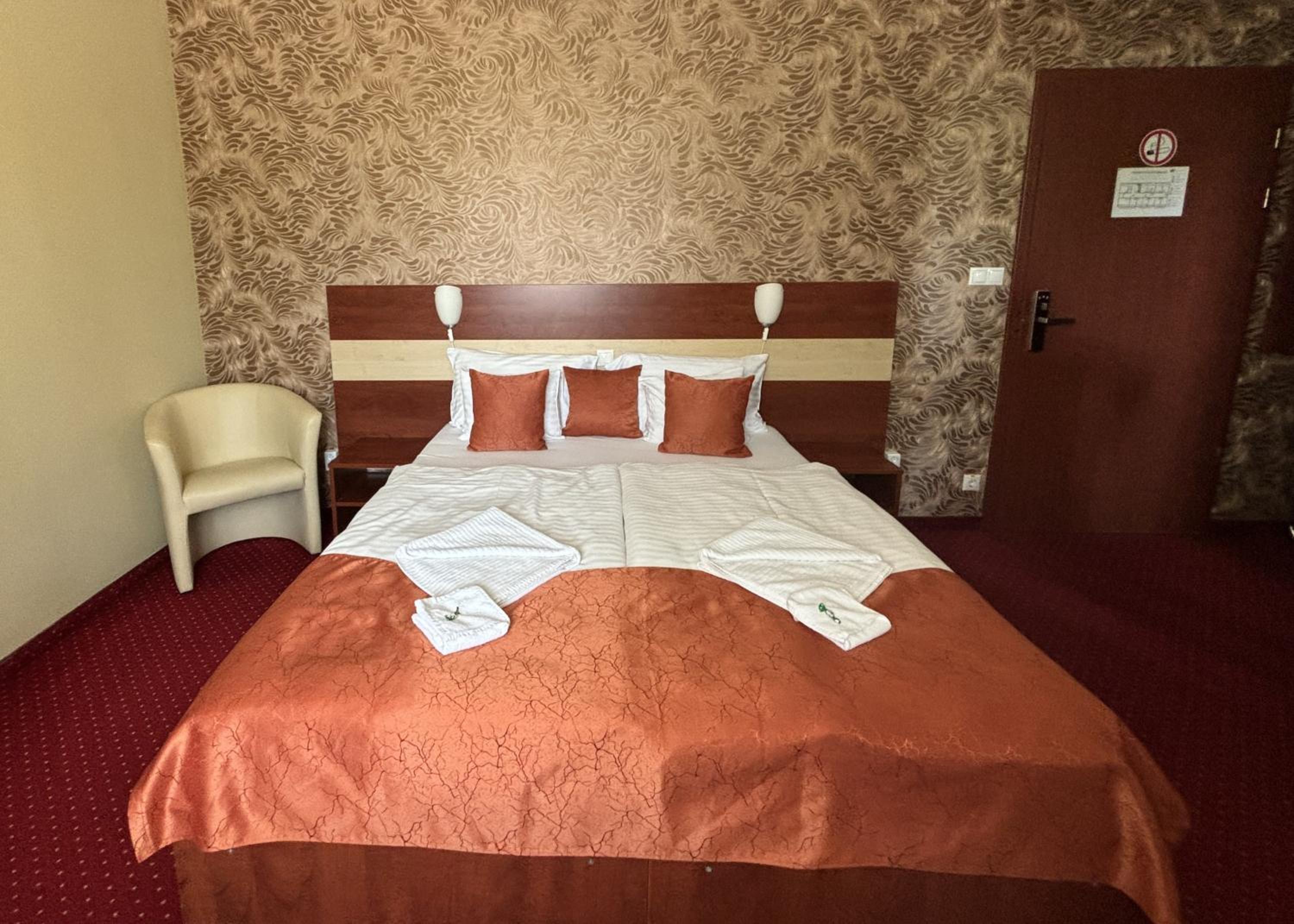 Double or Twin Room - Photo 1