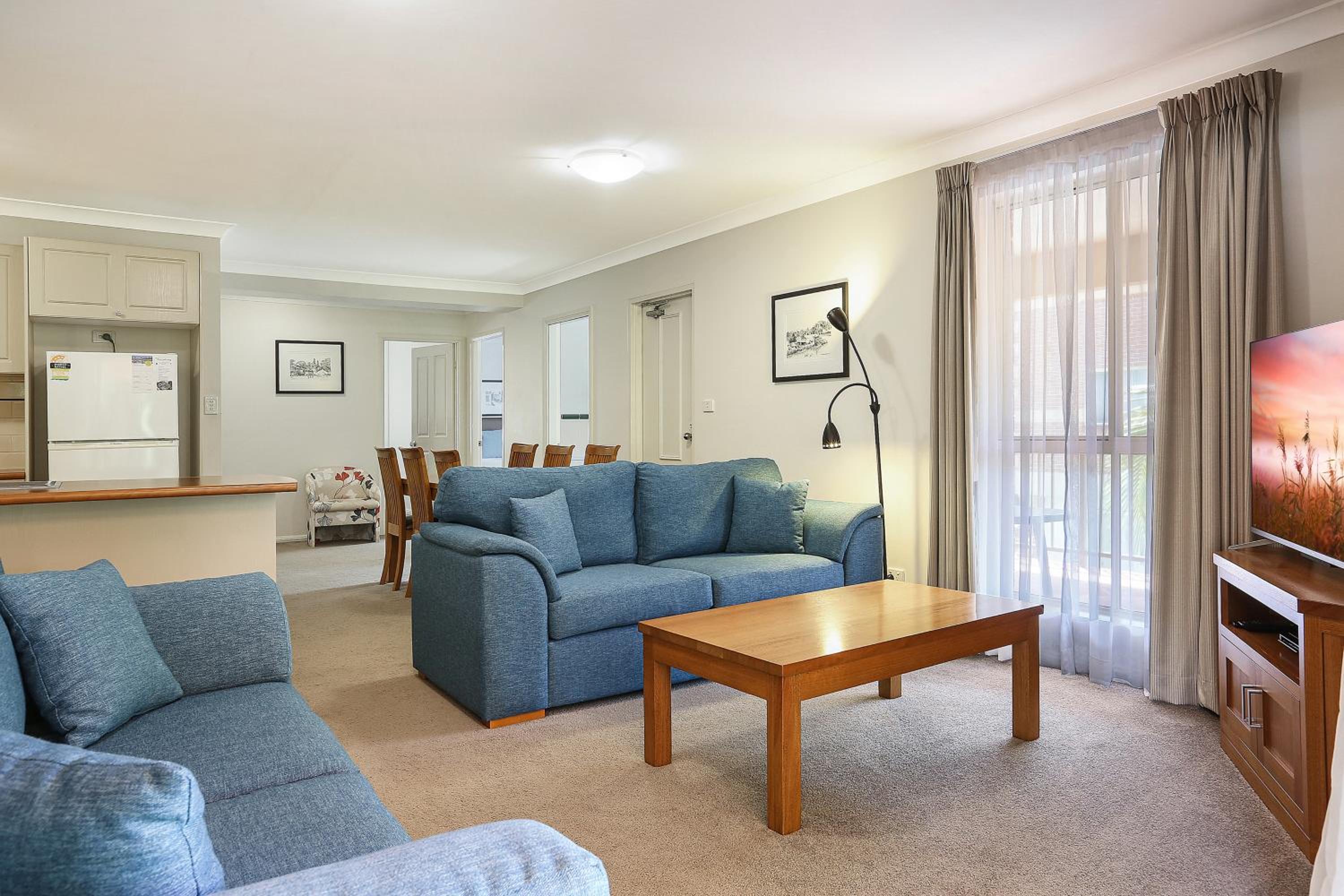 Deluxe Two-Bedroom Apartment with Spa Bath - Pool View photo 1