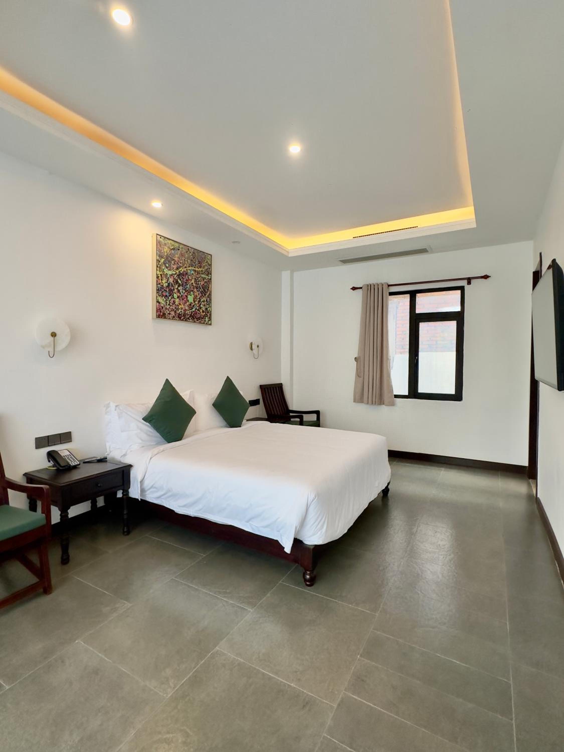 Executive Suite - Photo 7