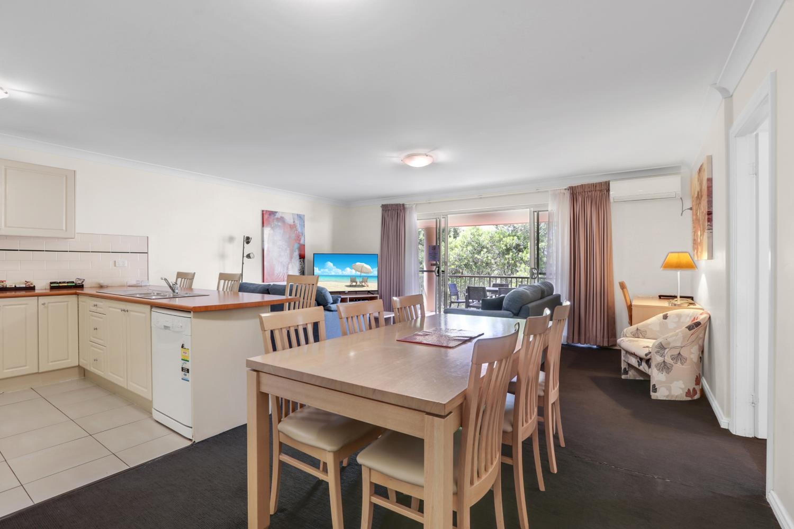Three-Bedroom Apartment with Spa Bath photo 1