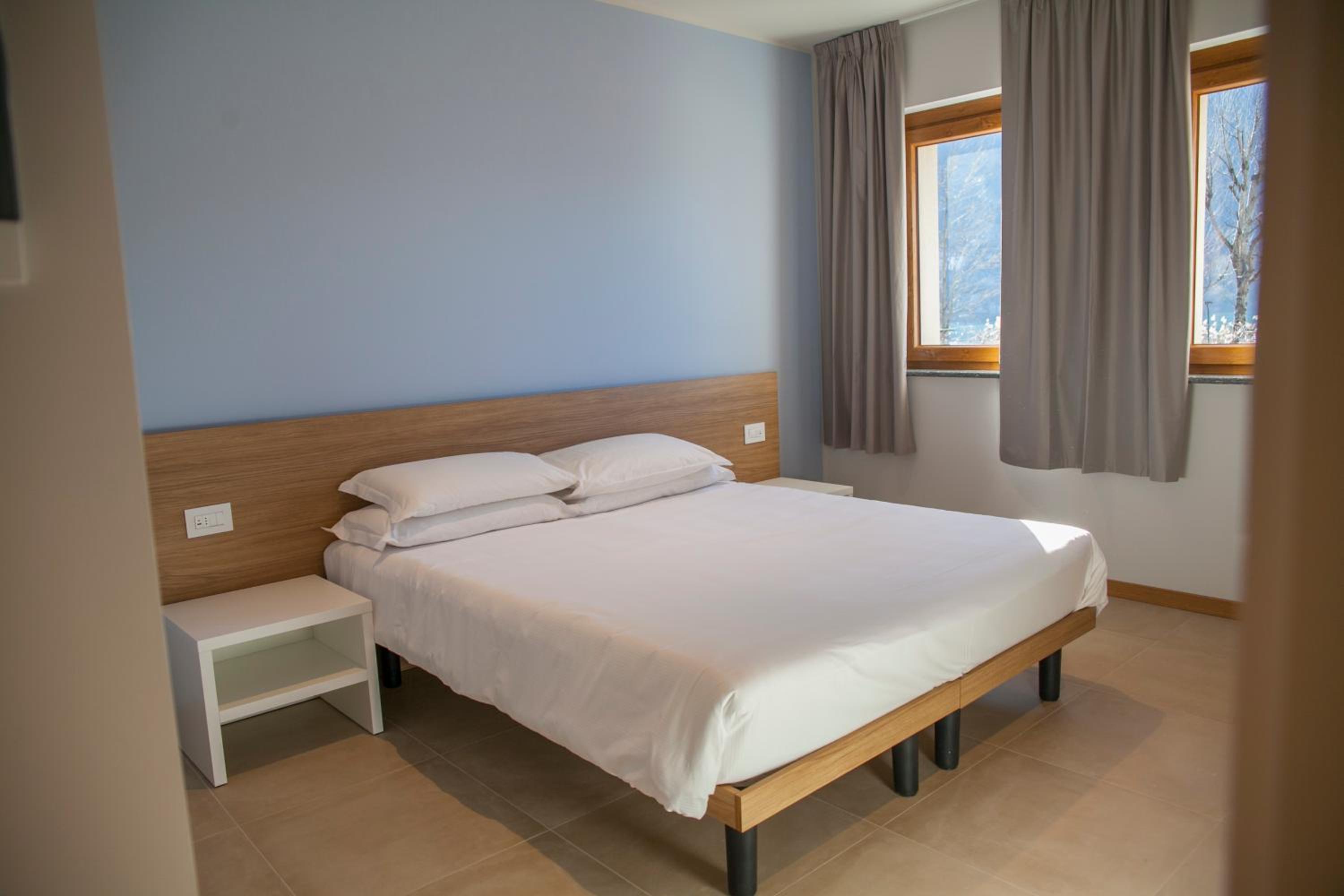 Deluxe Double or Twin Room with Lake View - Photo 4