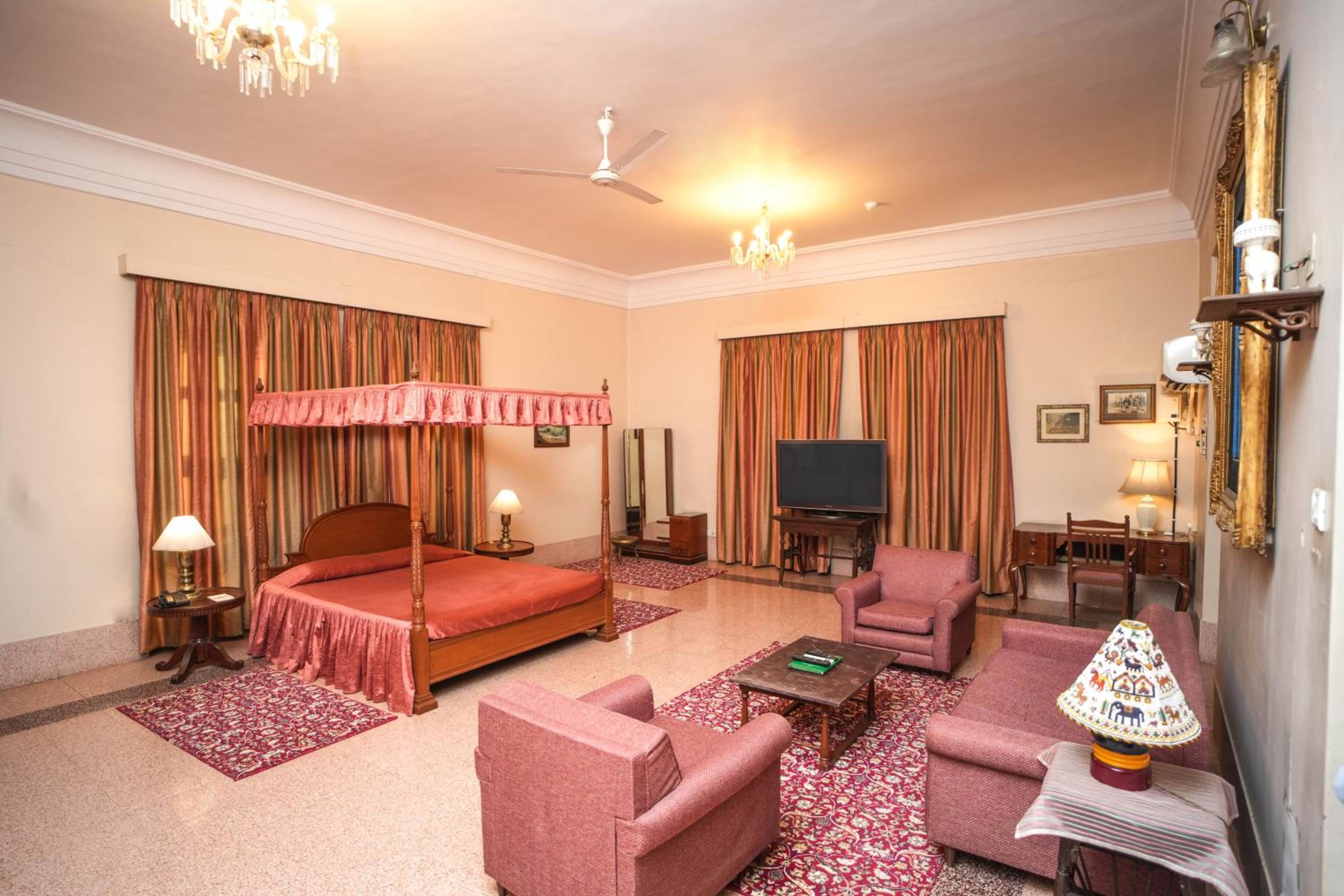 Suite photo 1