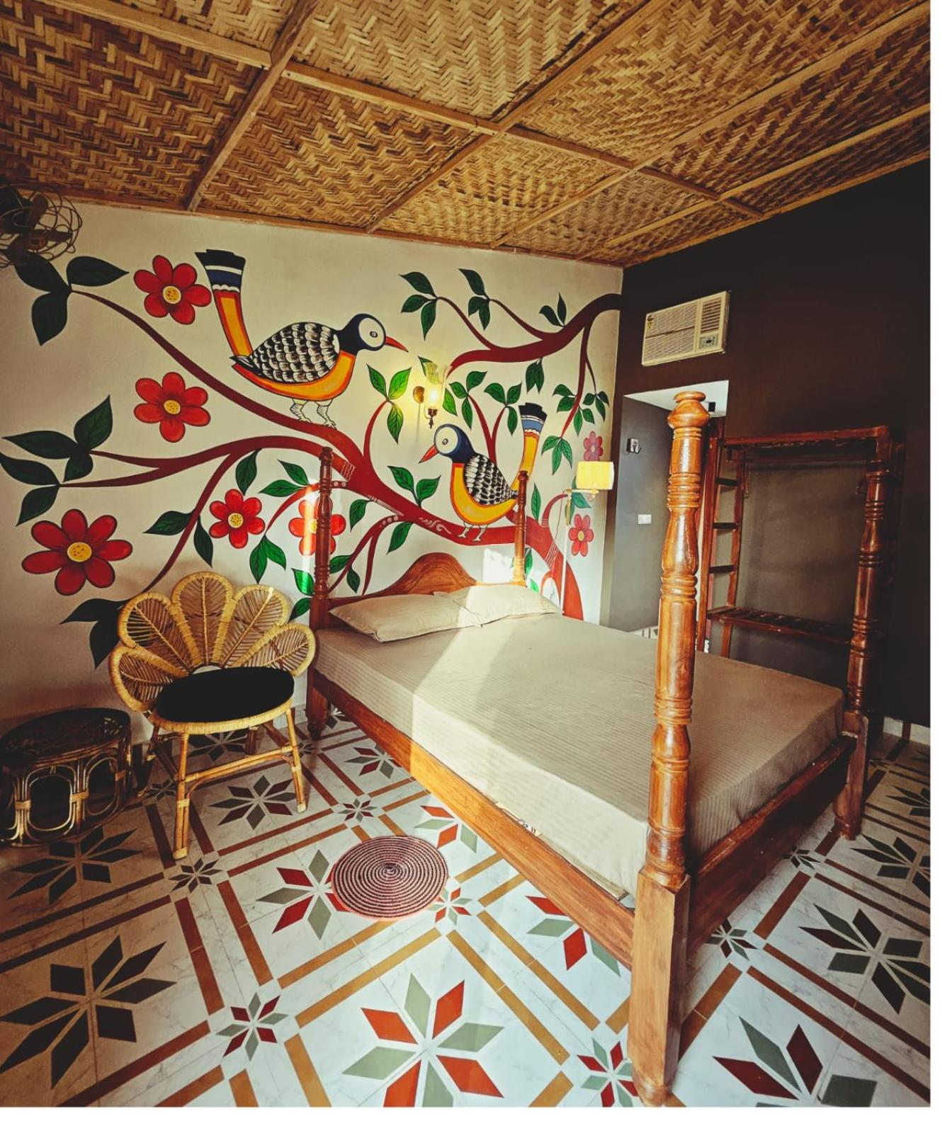 Queen Room with Balcony photo 2