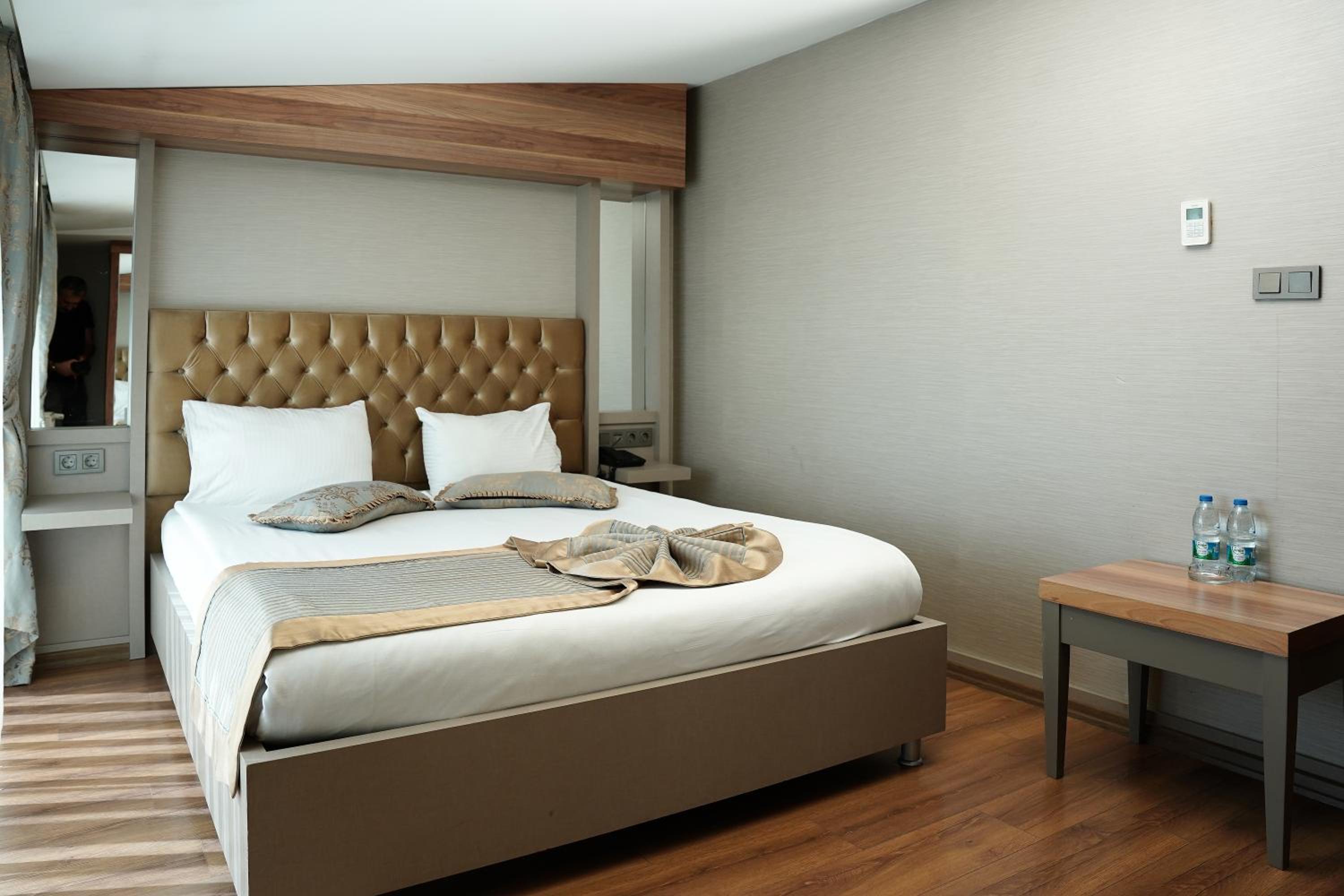 Large Double Room photo 3