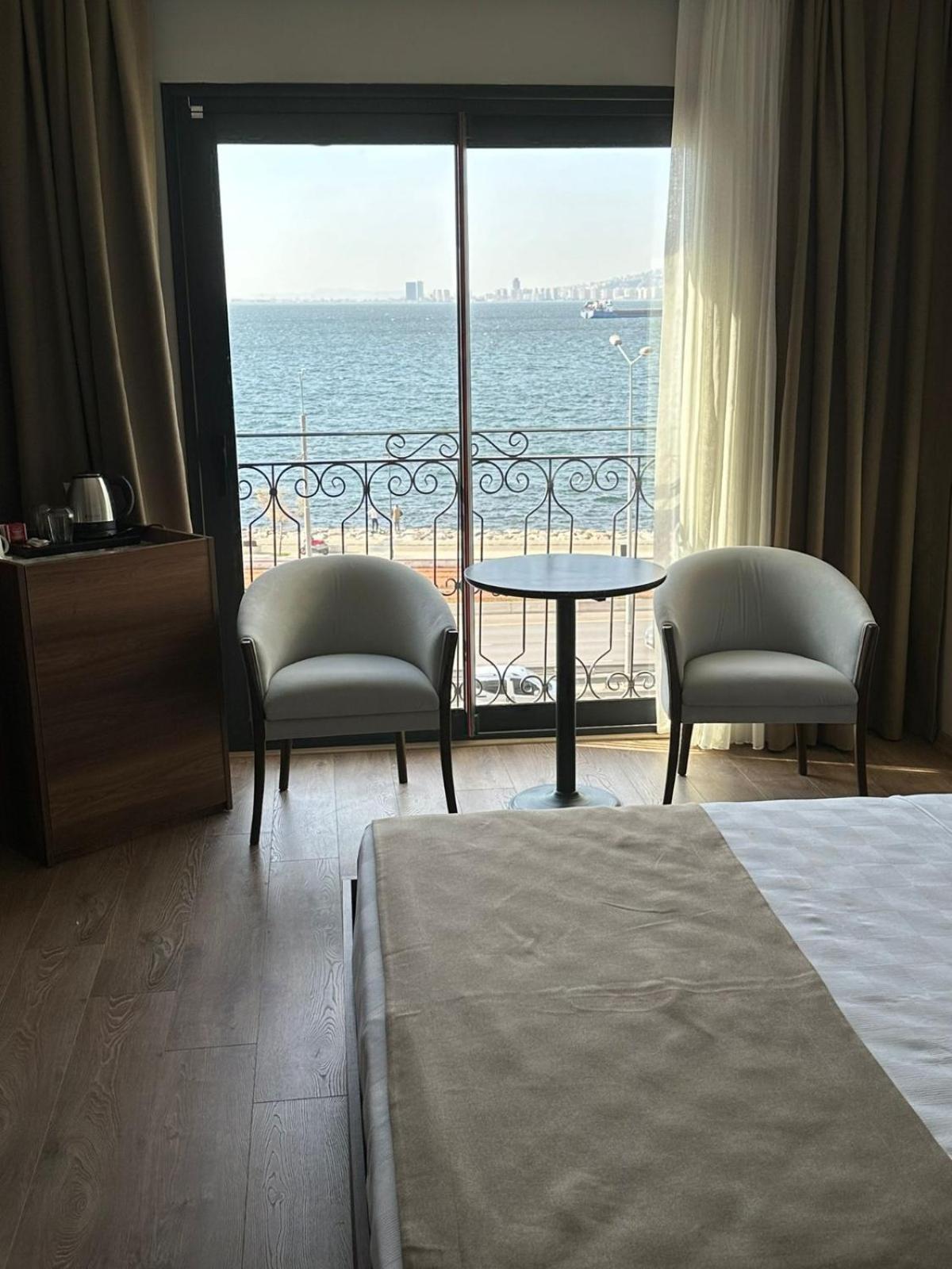 Double Room with Sea View - Photo 13