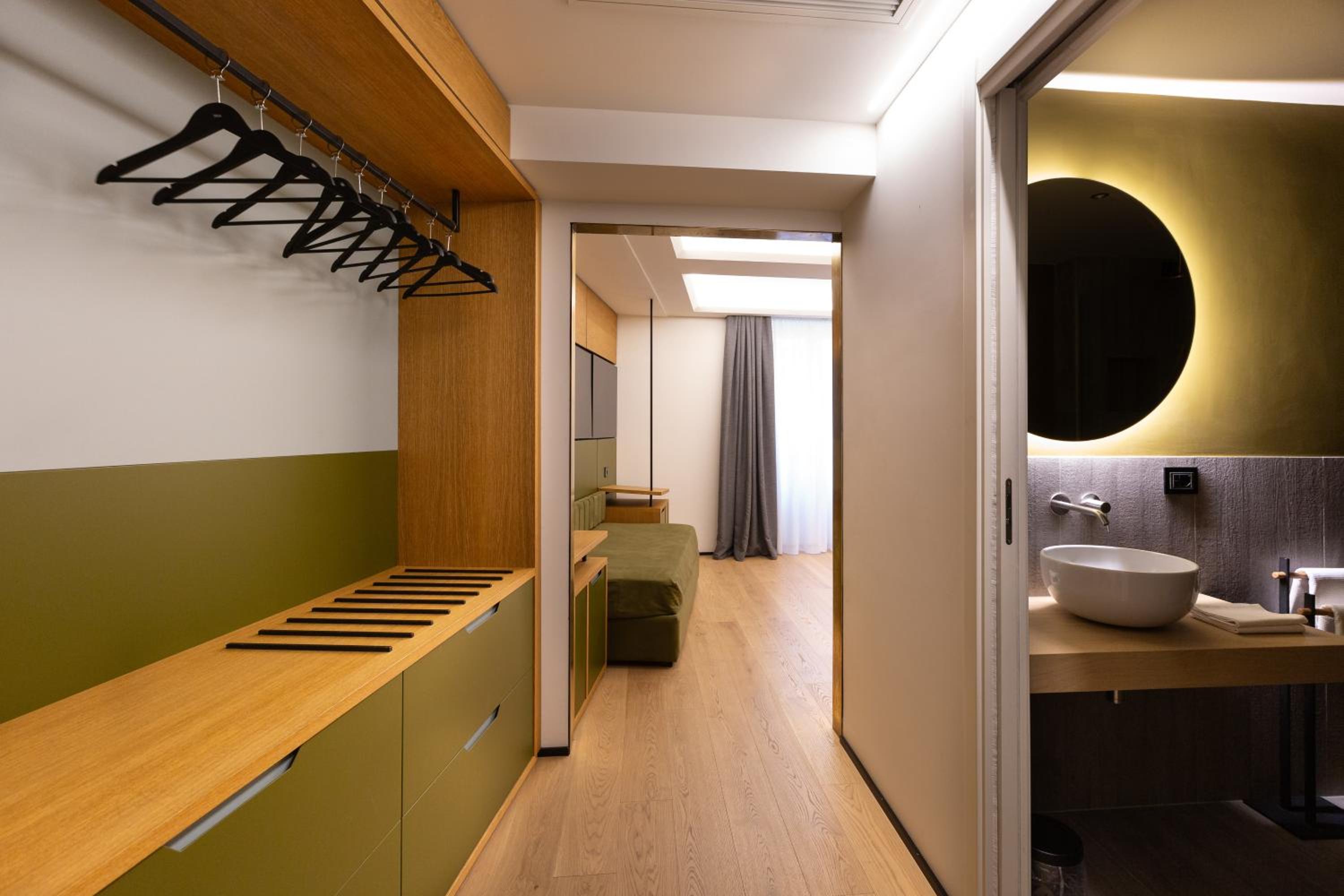 Premium Triple Room - Photo 1