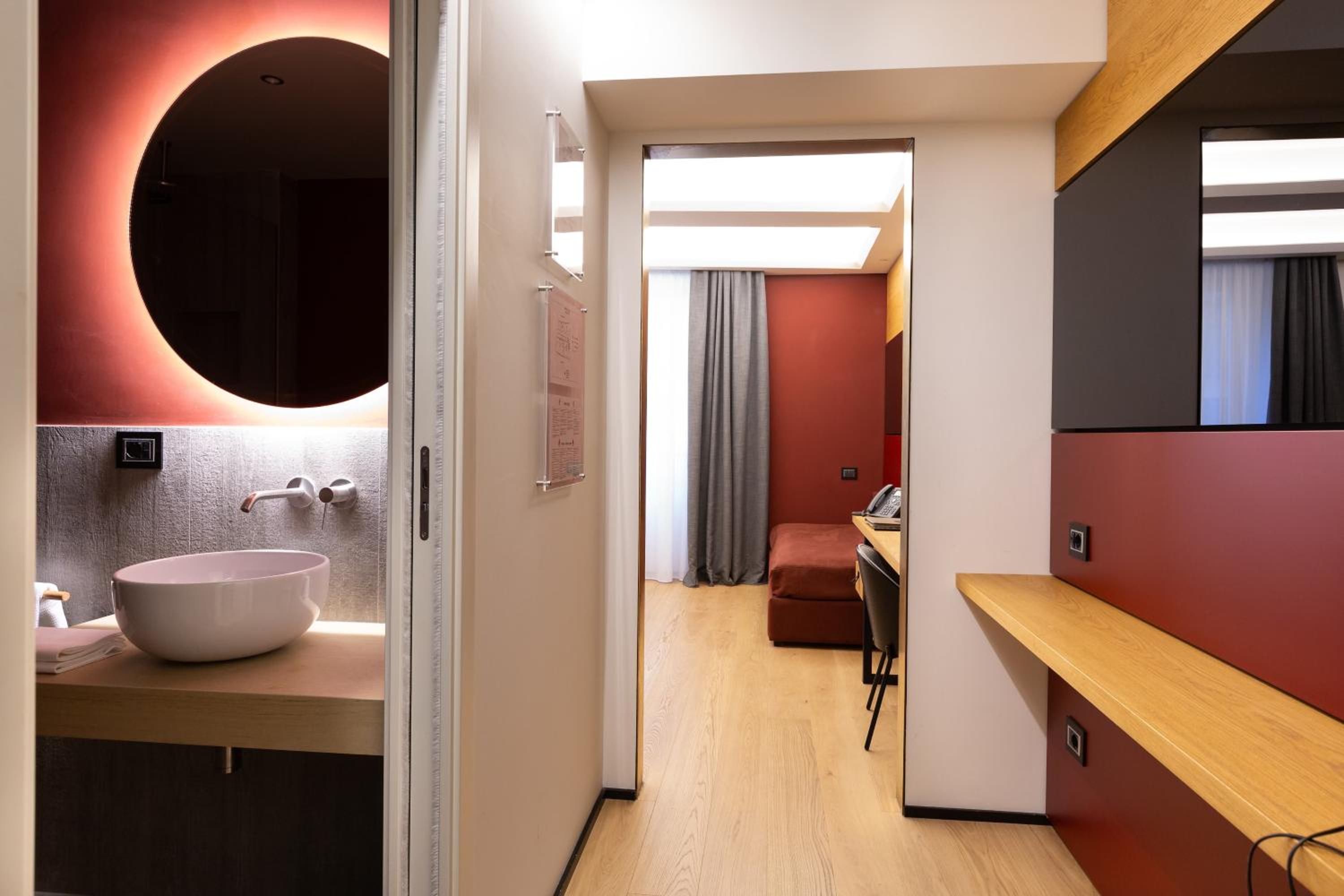 Premium Triple Room - Photo 16