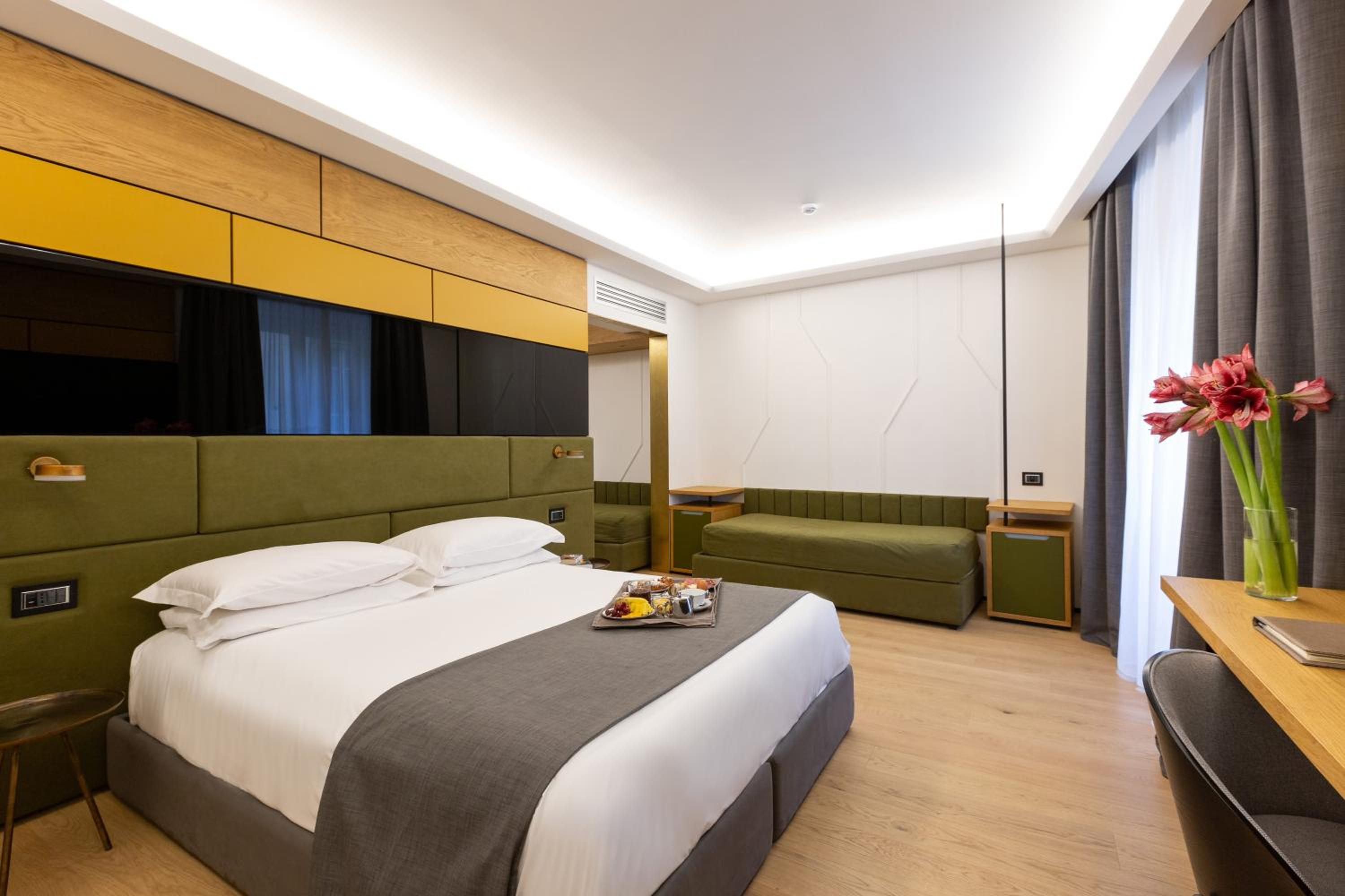 Premium Triple Room - Photo 19