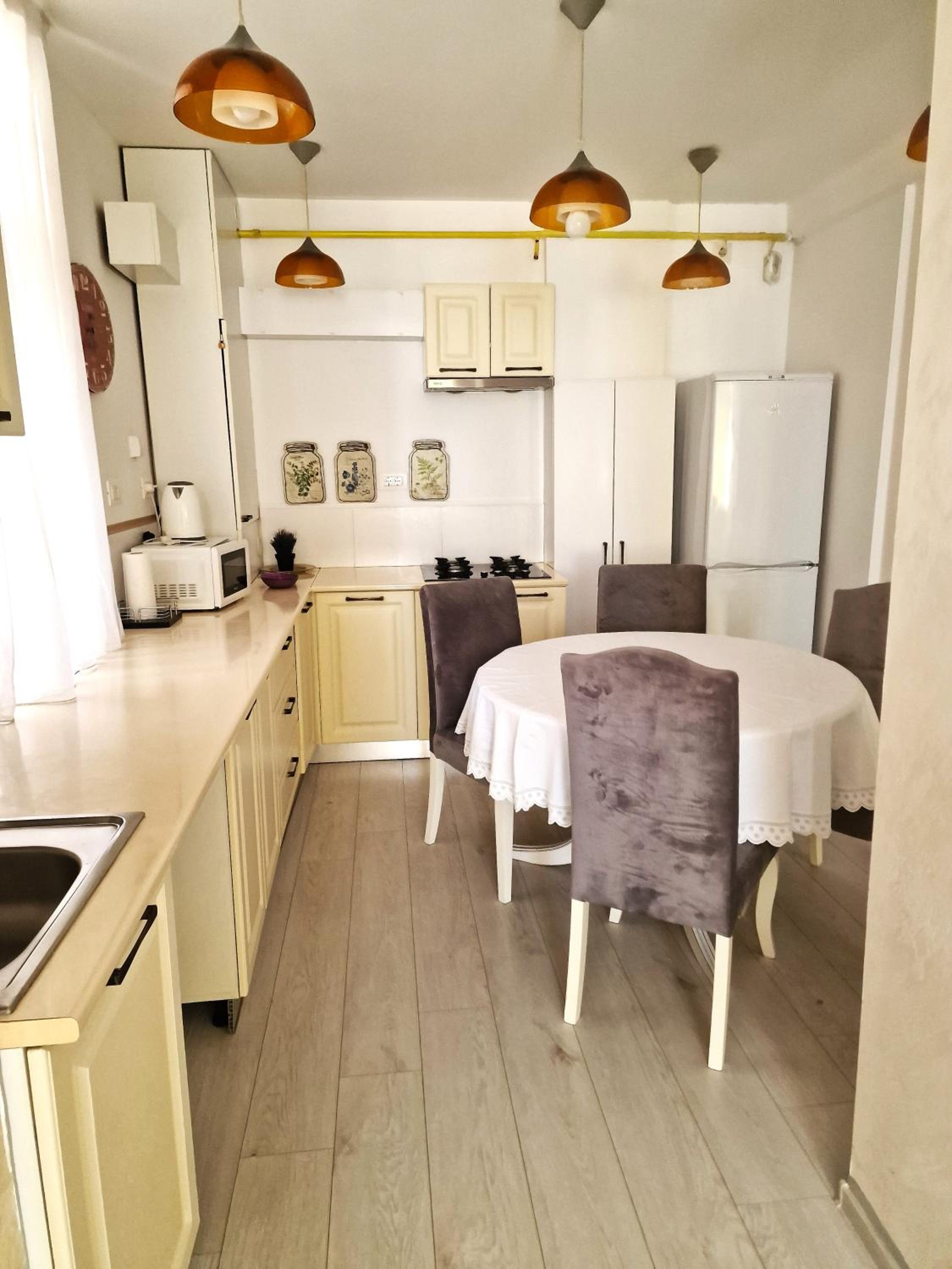 One-Bedroom Apartment with Balcony - Photo 10