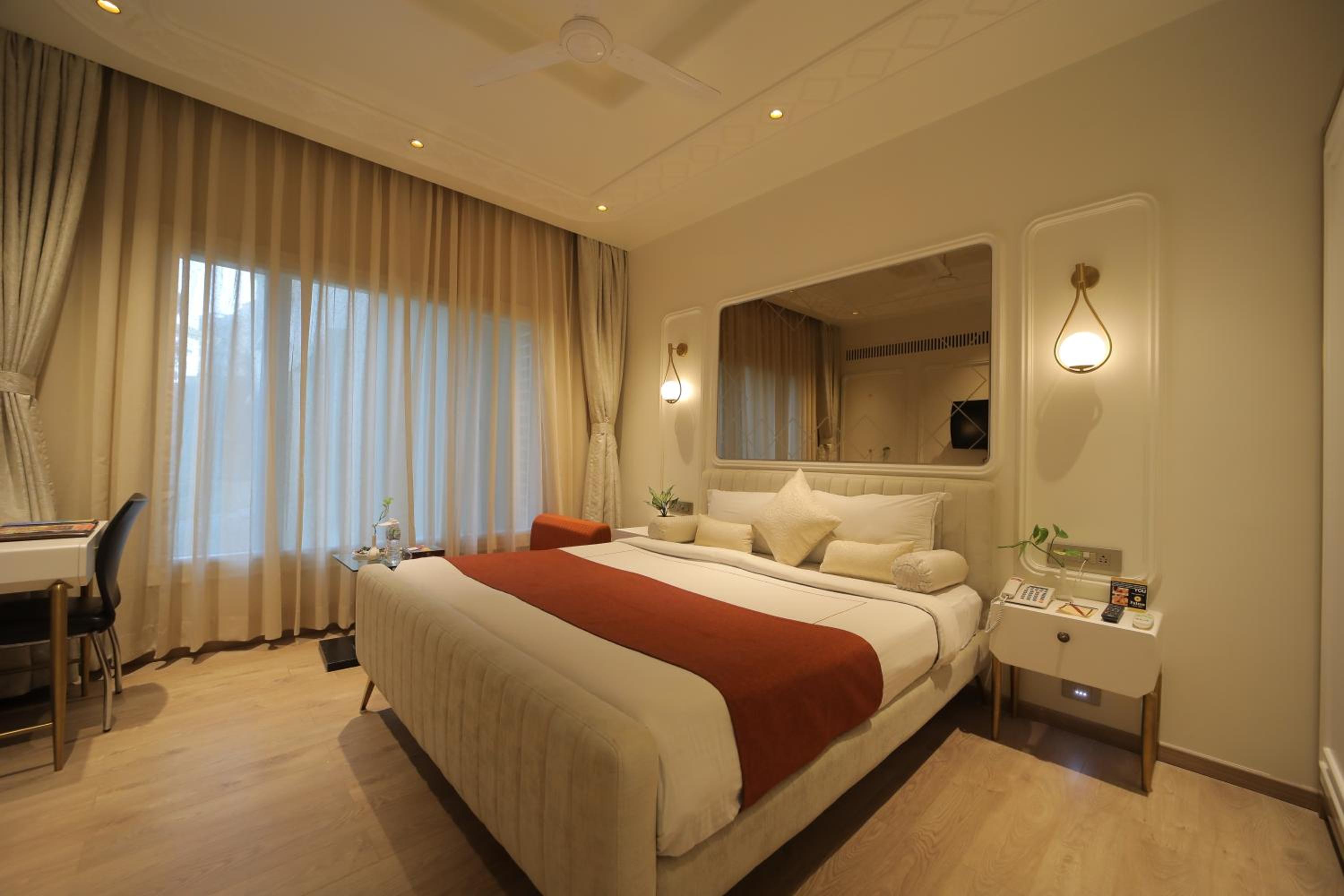 Superior King Room