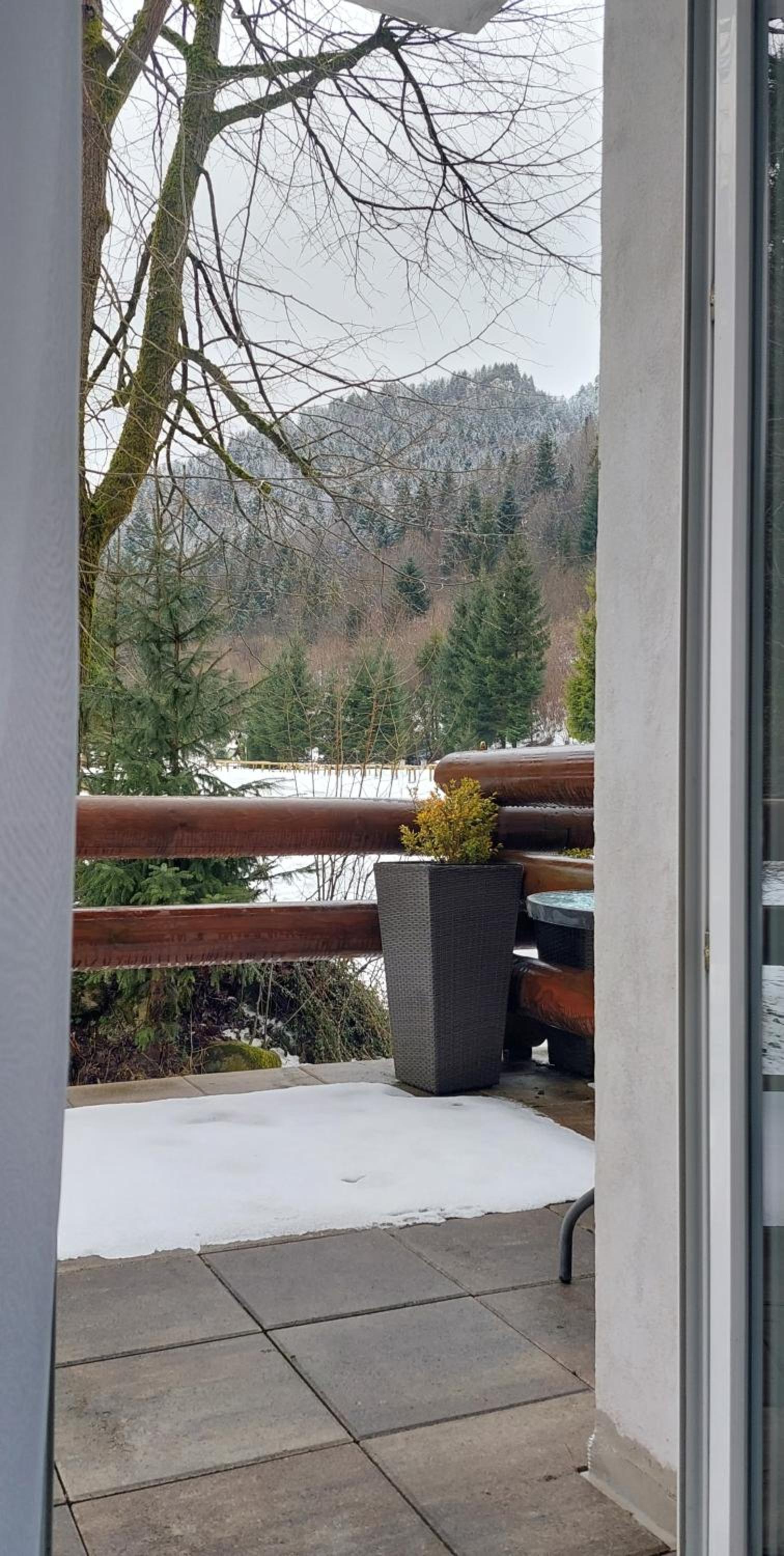 Family Room with Mountain View - Photo 7