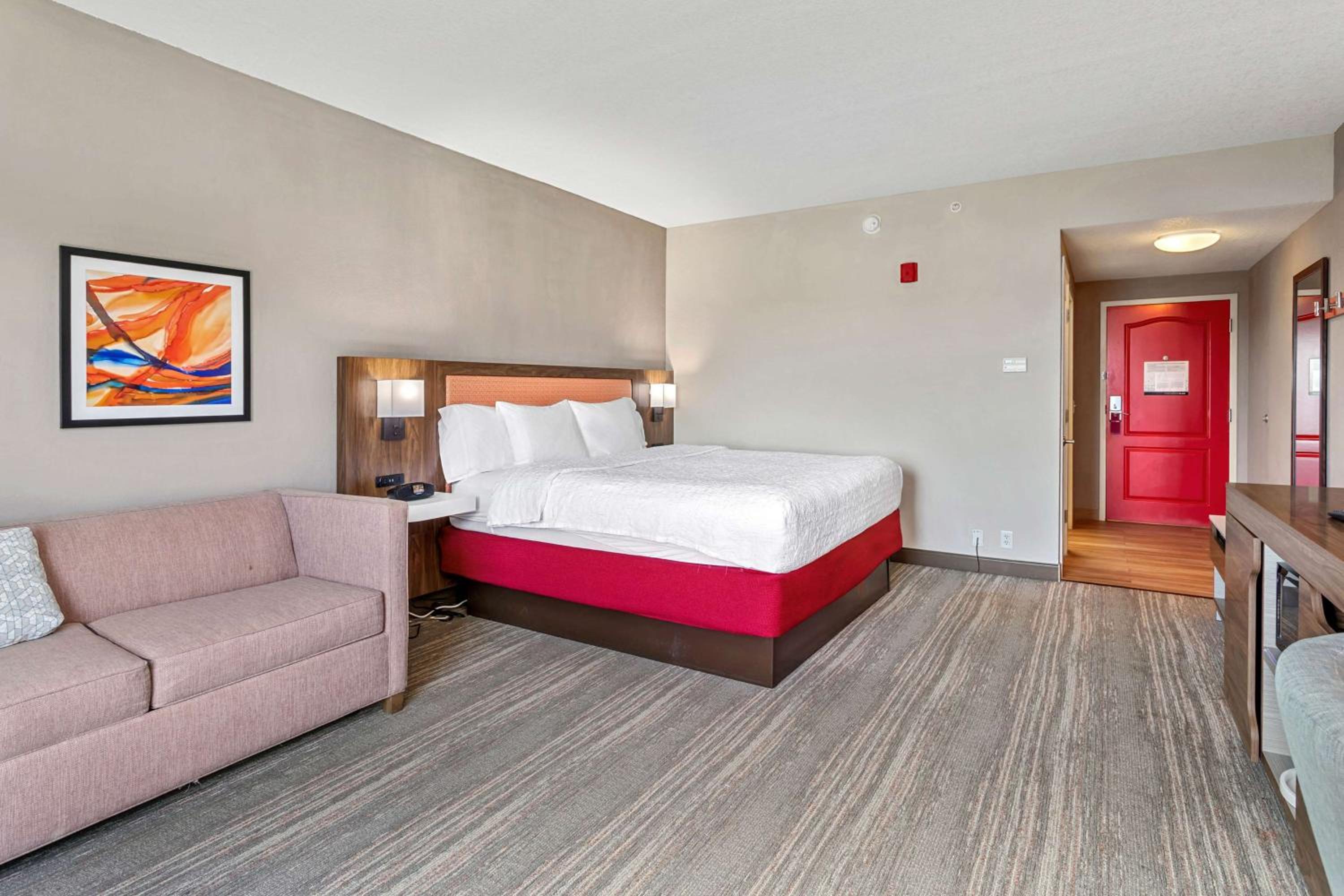 King Room with King Bed - Non-Smoking
