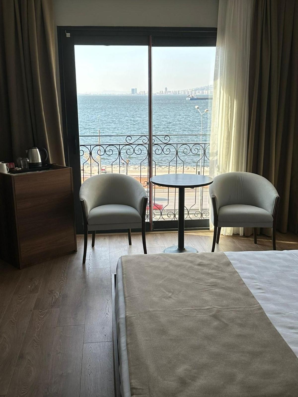 Double Room with Sea View - Photo 6