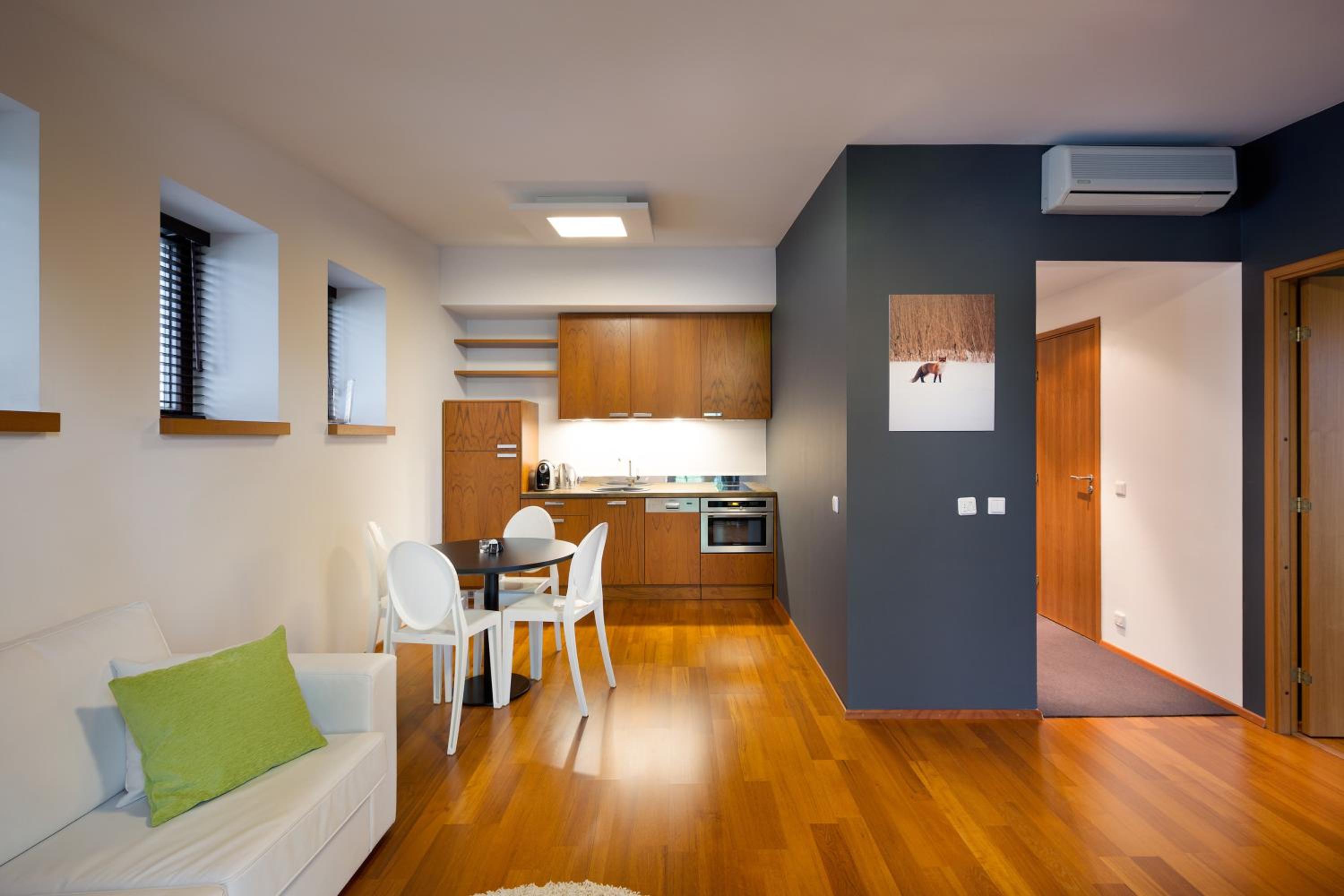 One-Bedroom Suite with Sauna - Photo 7
