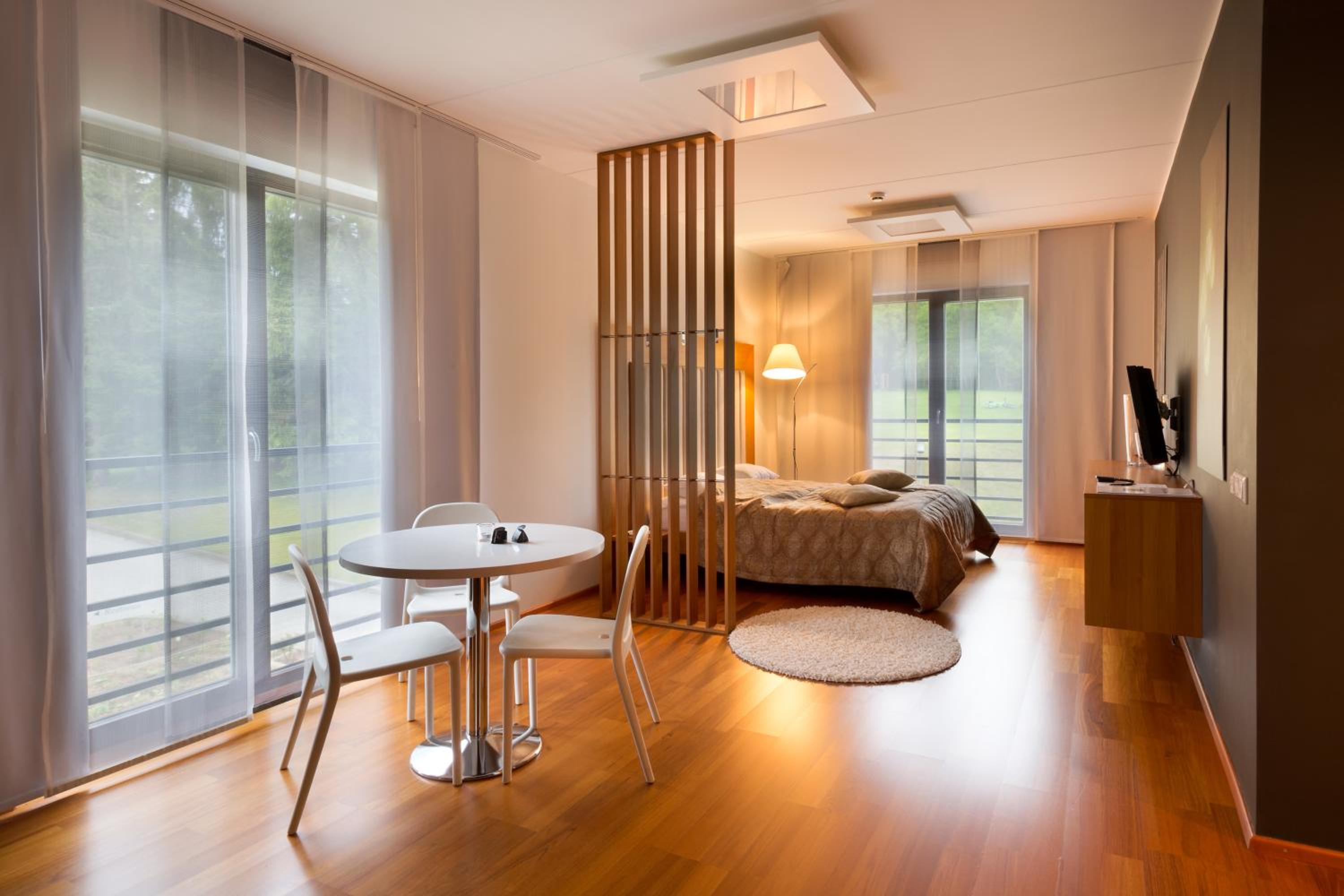 Luxury Apartment - Photo 4
