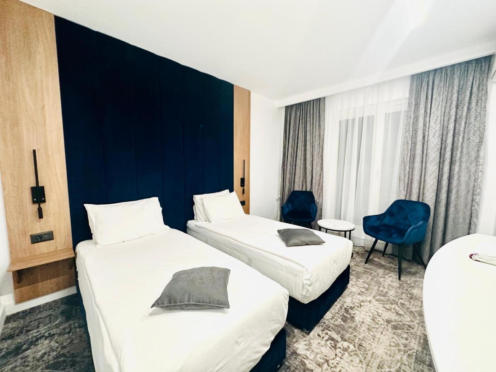 Twin Room Superior with Balcony photo 3