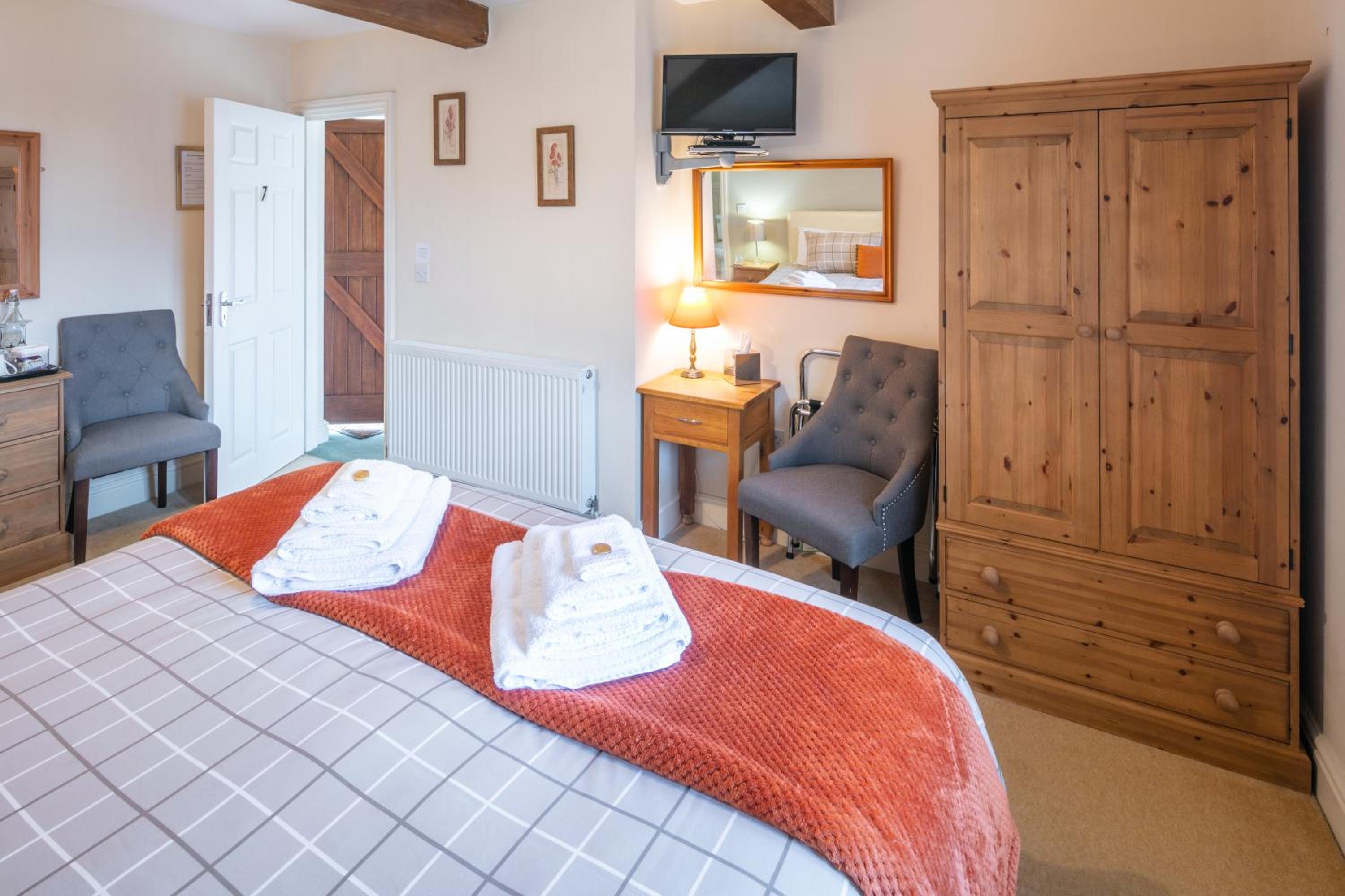 King Double or Twin Room - Ground Floor photo 2