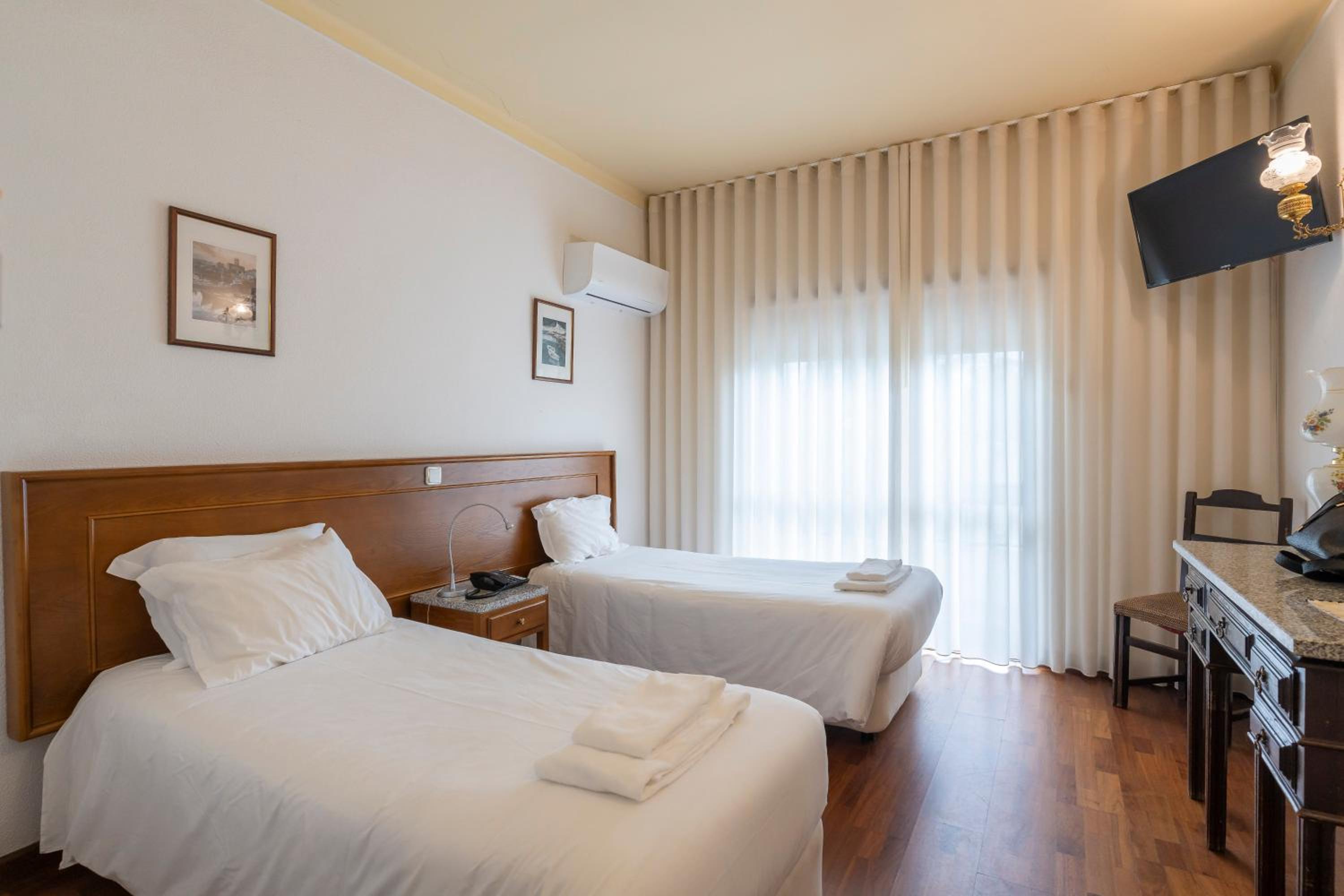 Double or Twin Room - Photo 2
