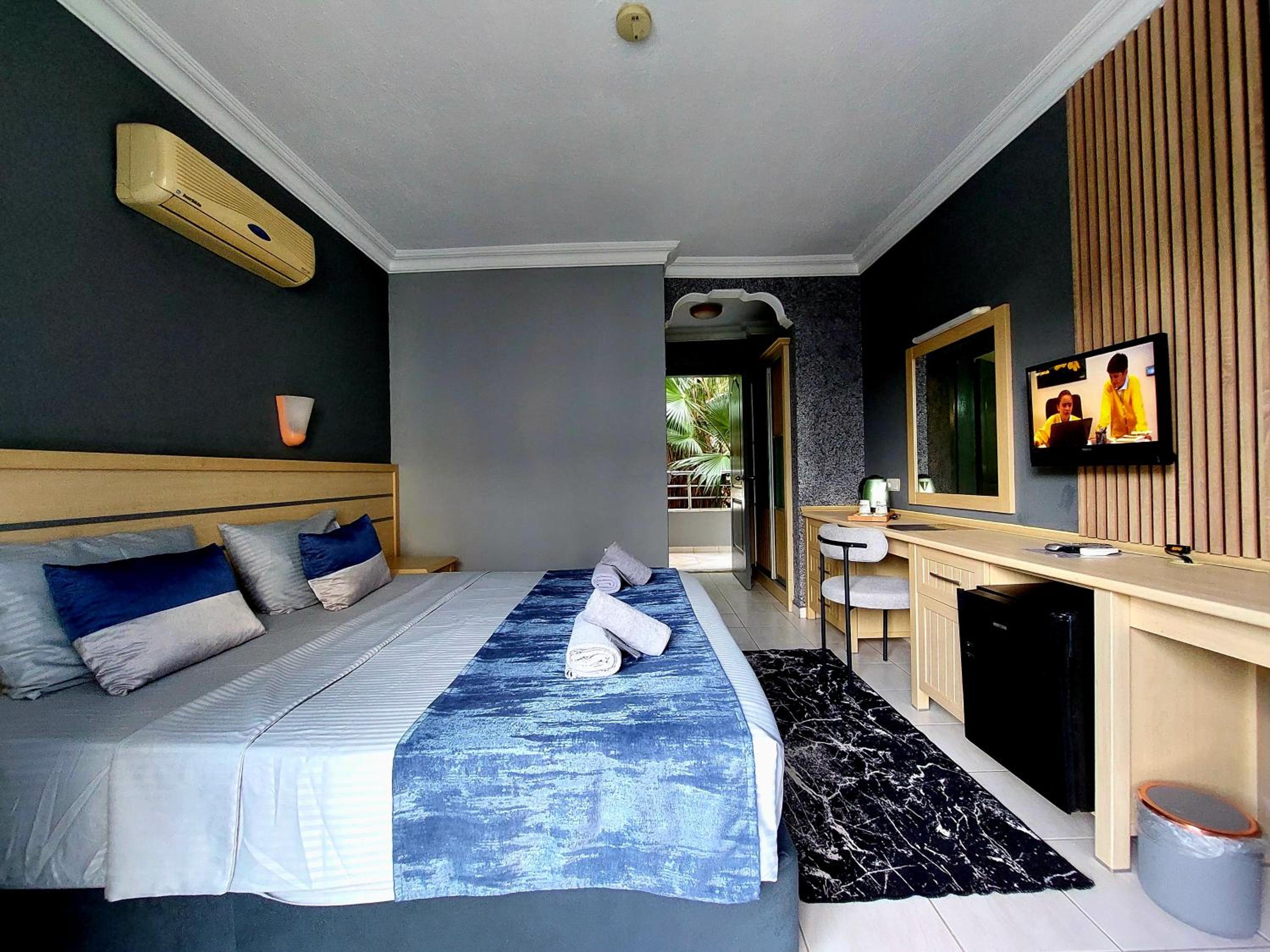 Double Room with Pool View