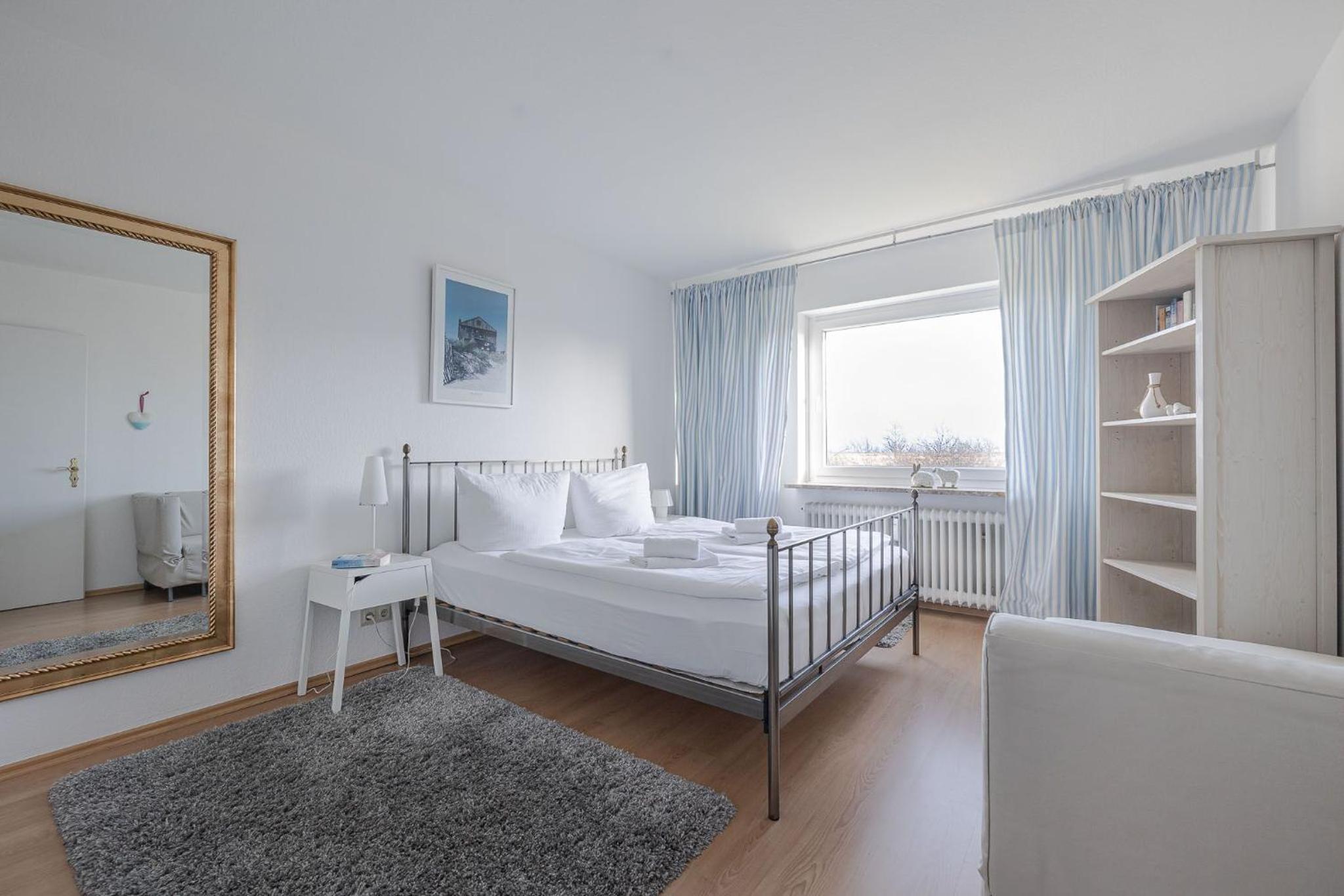 Two-Bedroom Apartment with Balcony photo 3