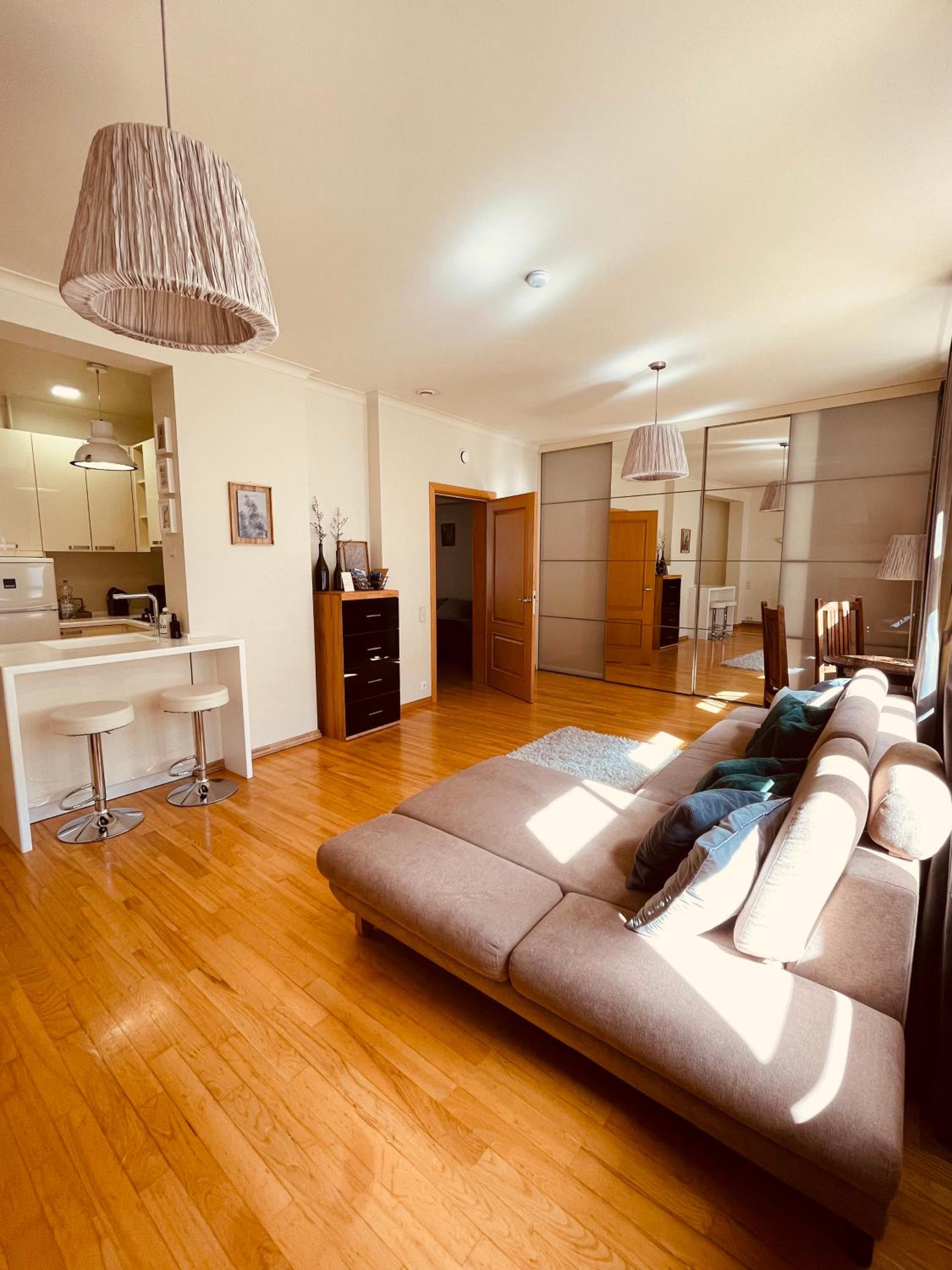 One-Bedroom Apartment photo 2