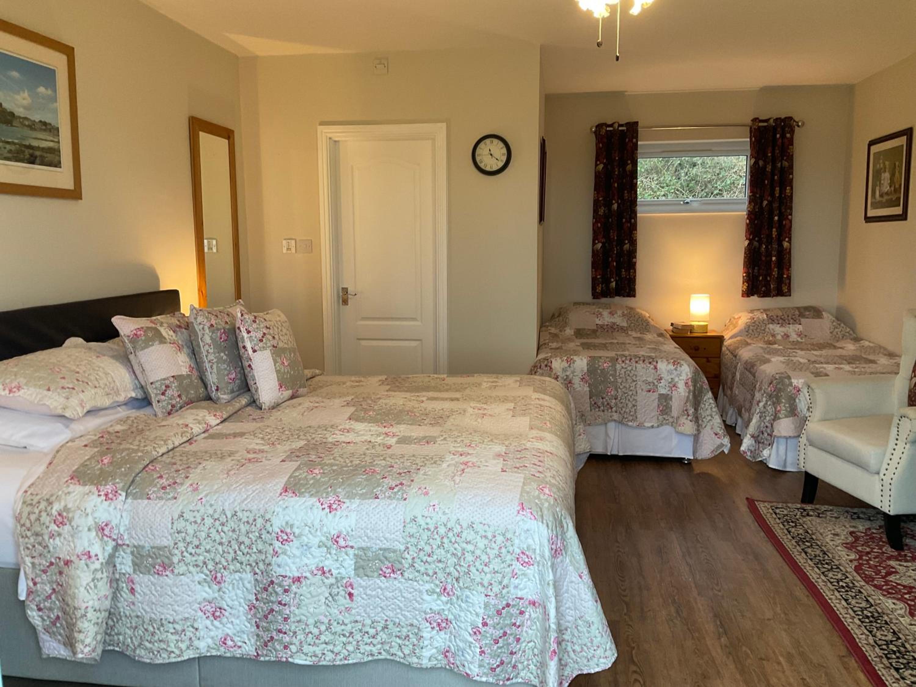 Family Room with Private Bathroom photo 1