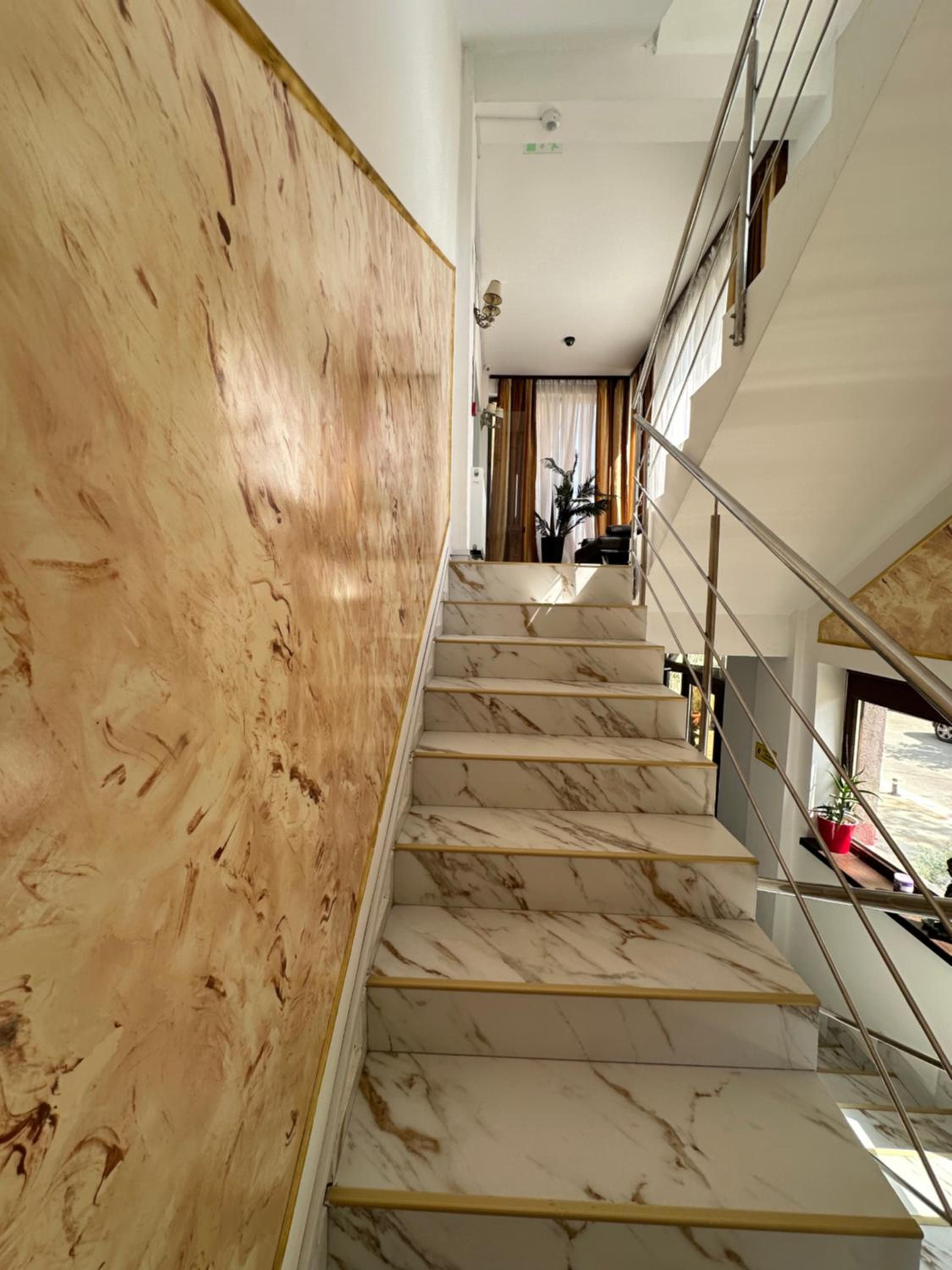 Double Room with Balcony - Photo 17