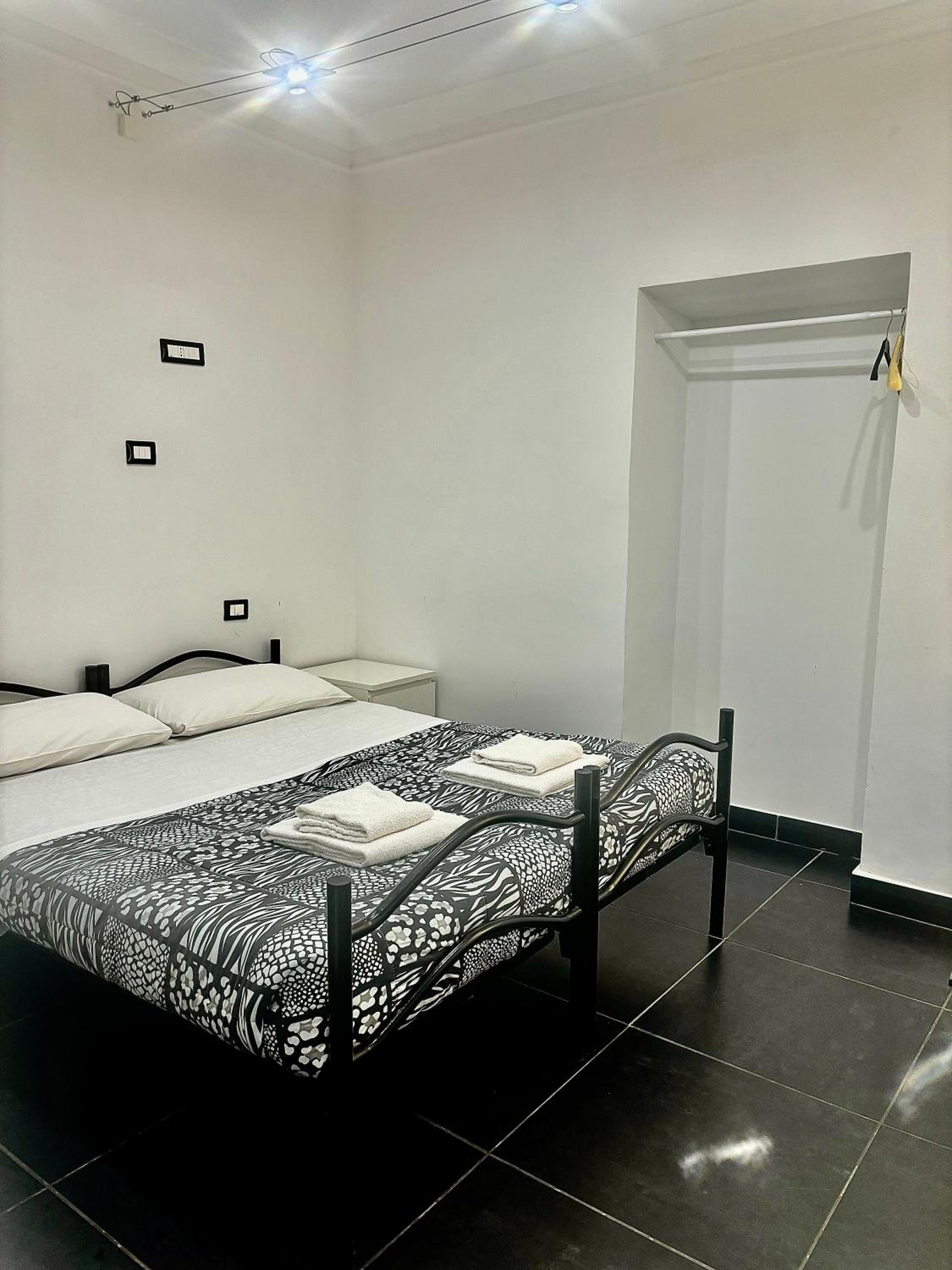 Budget Double Room photo 3