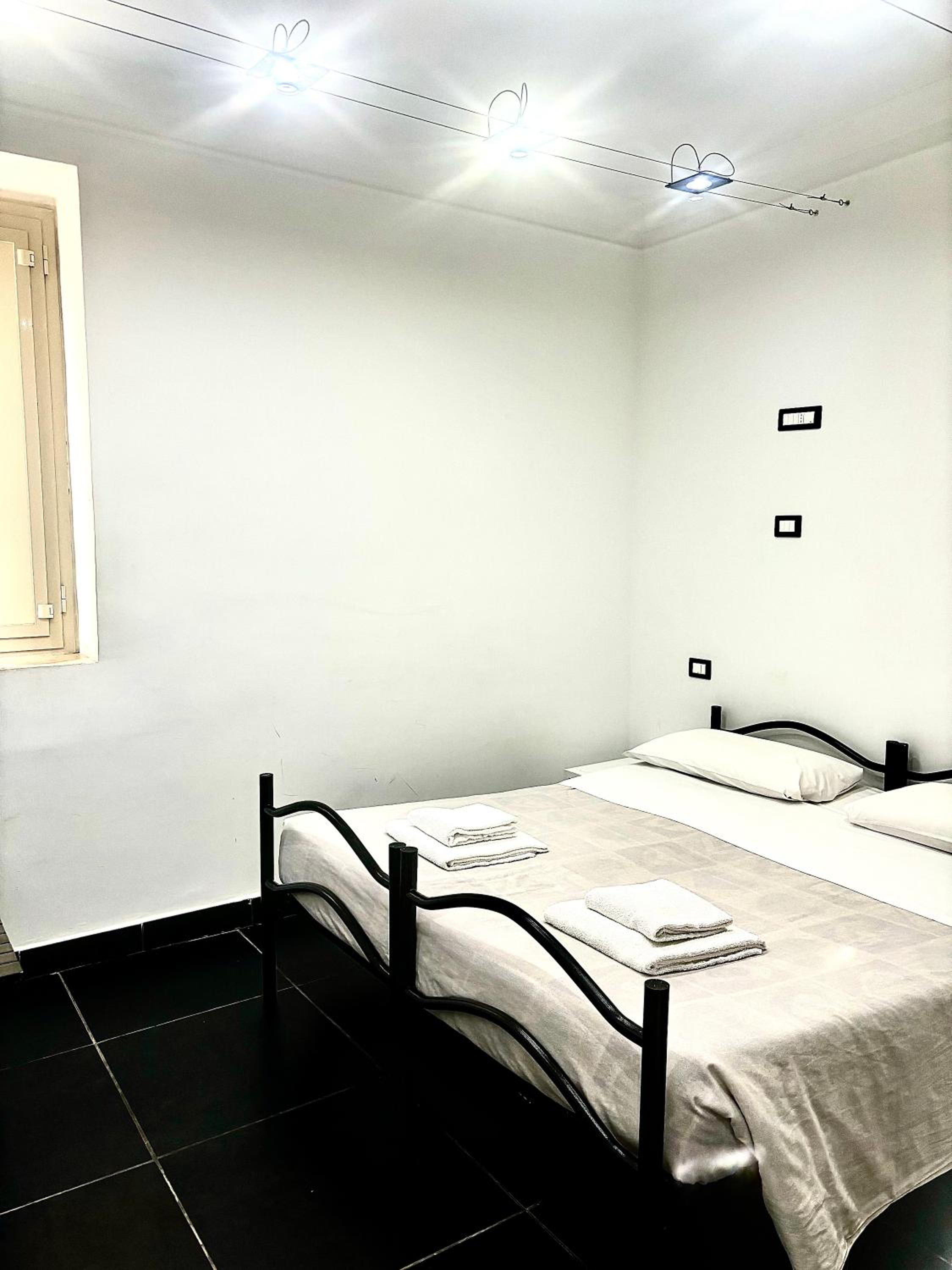 Budget Double Room photo 2