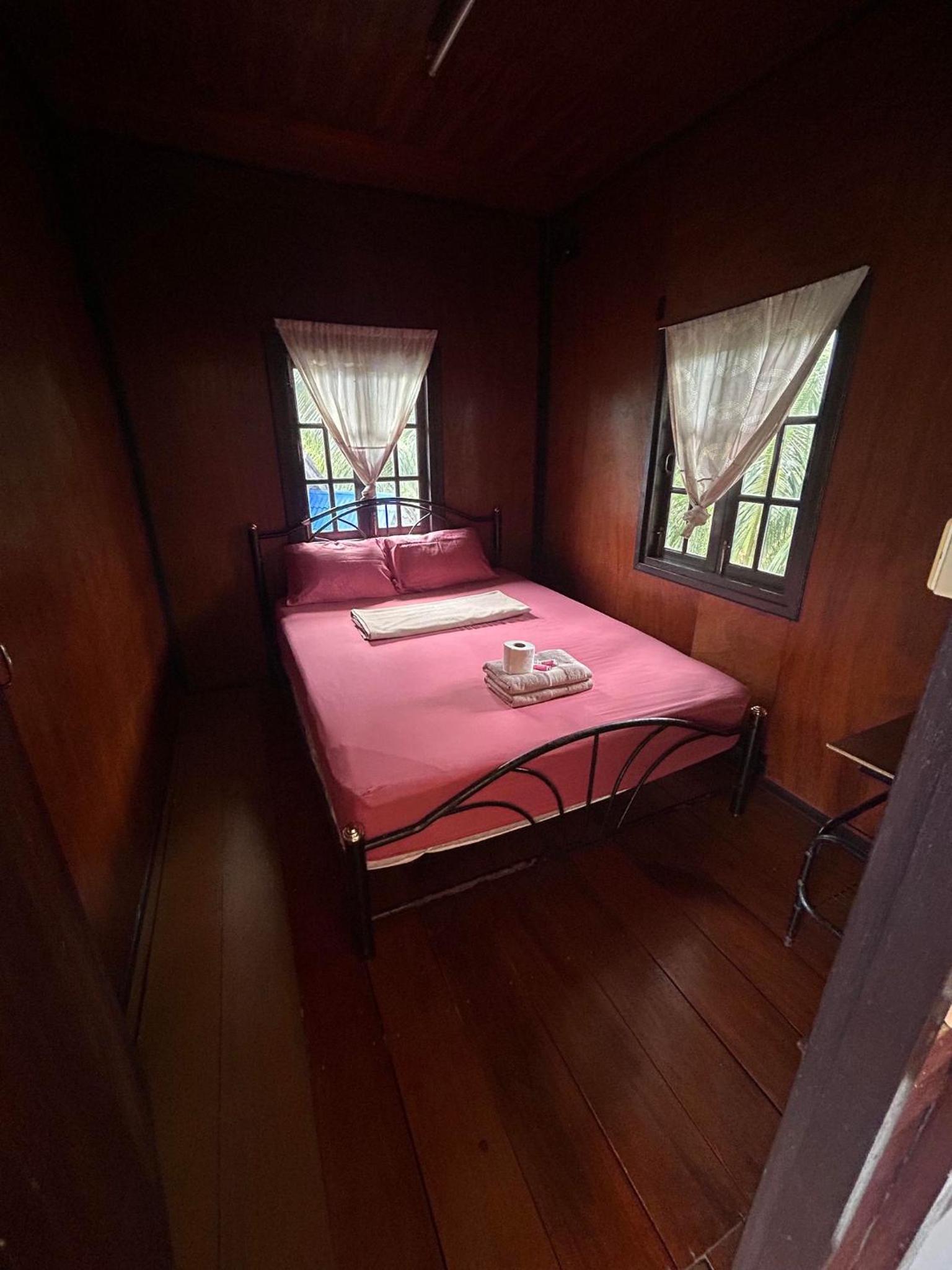 Budget Double Room - Photo 6