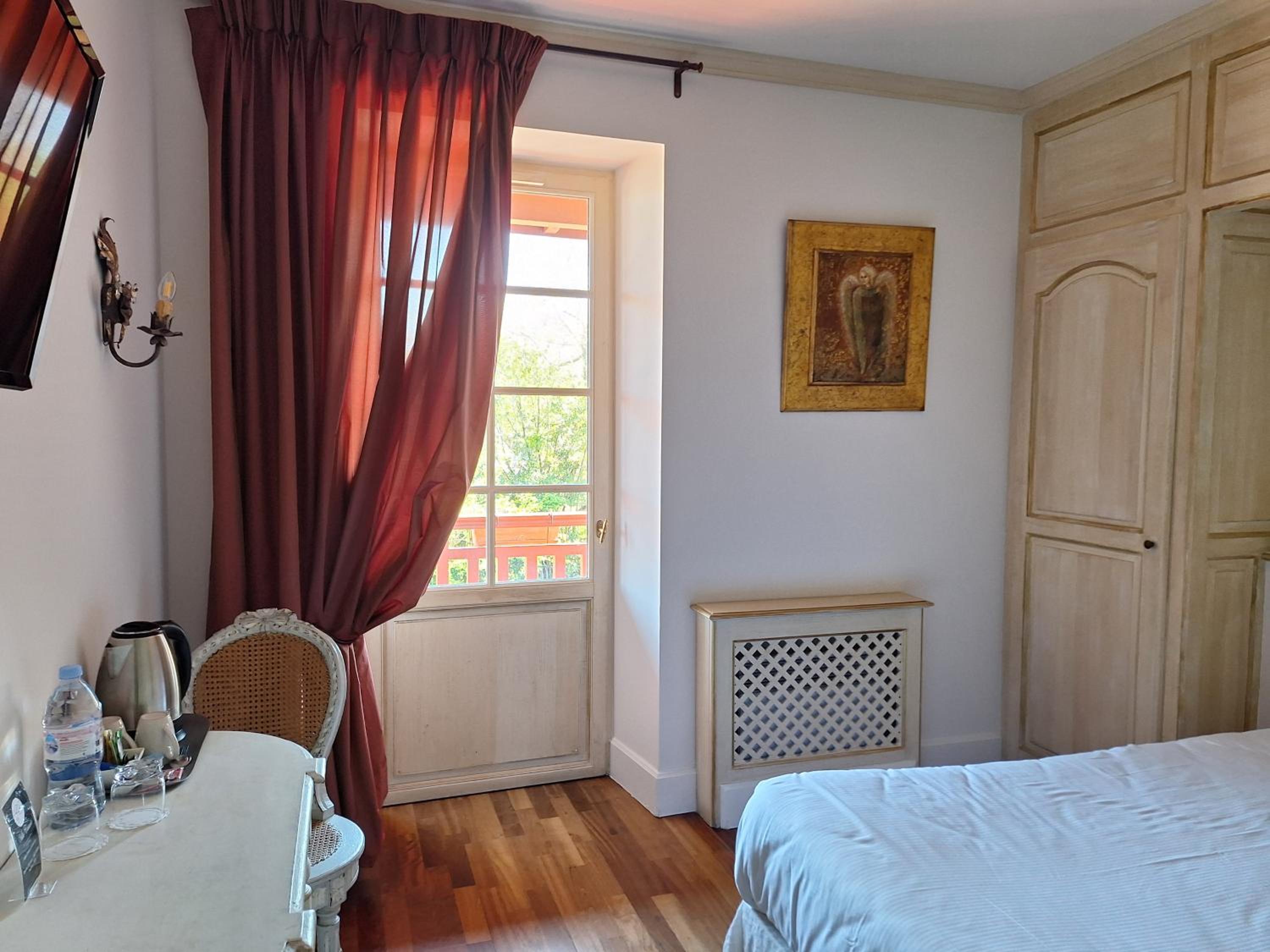 Double Room with Balcony photo 3