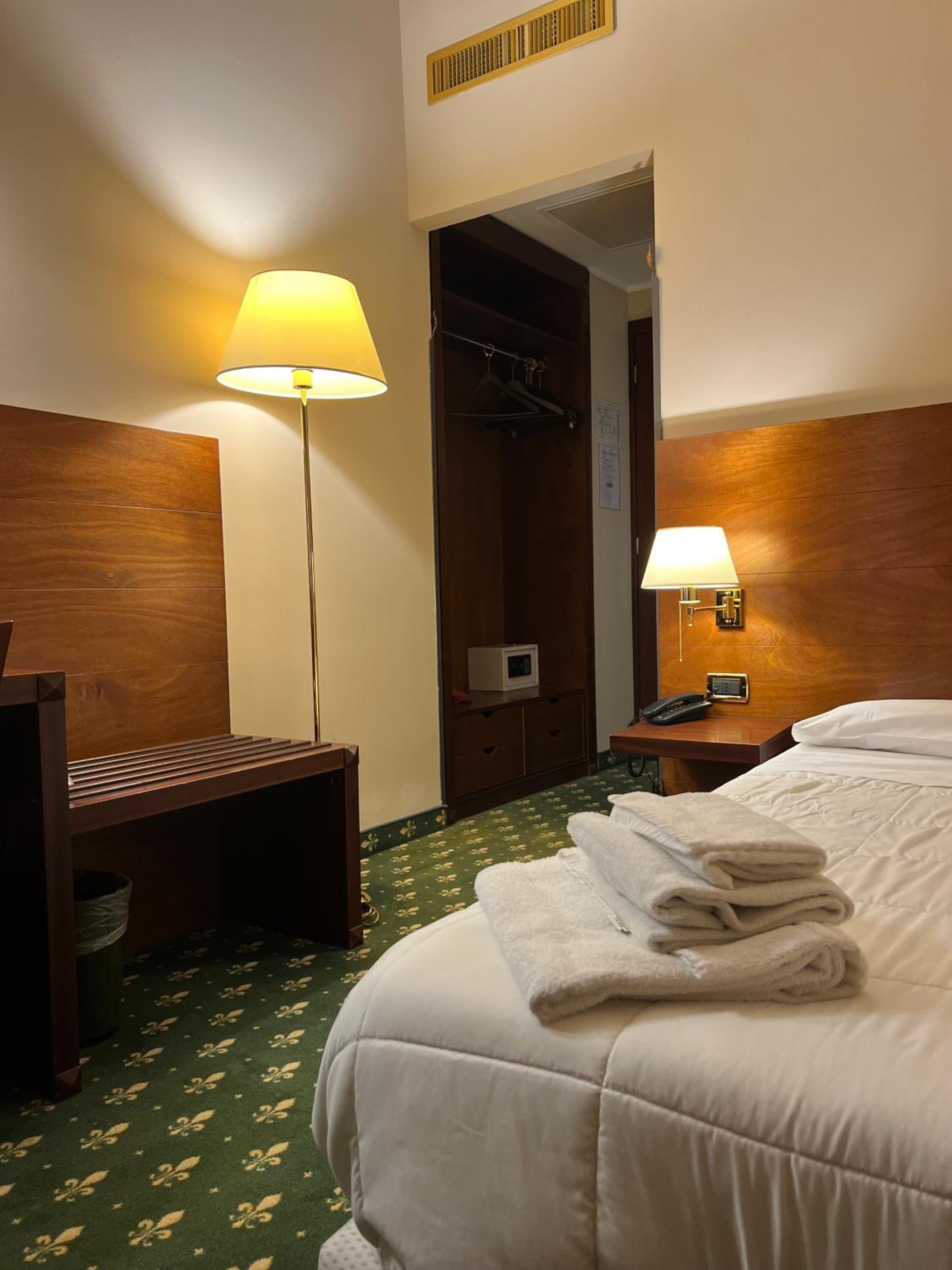 Single Room photo 1