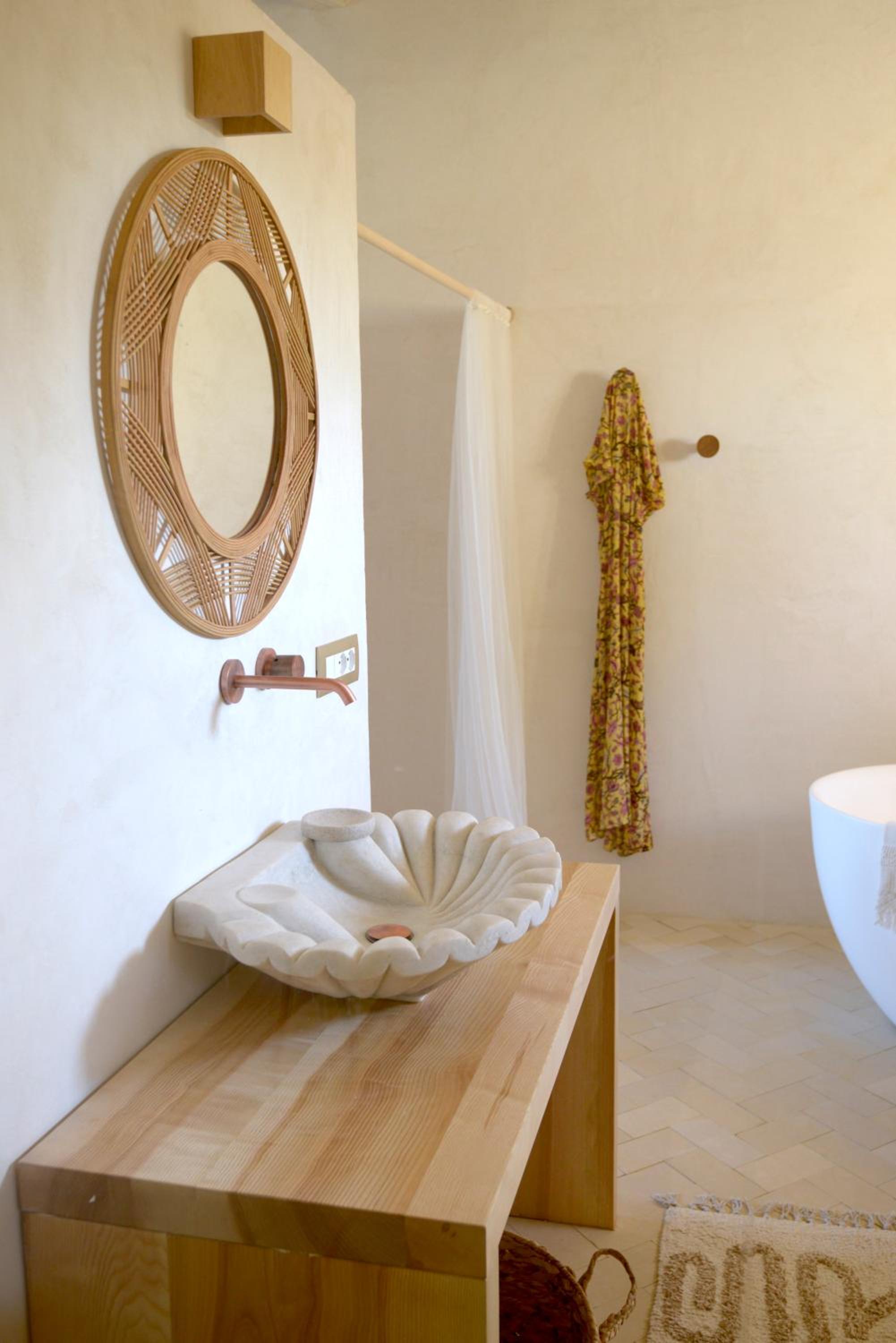 Deluxe Double Room with Bath photo 3