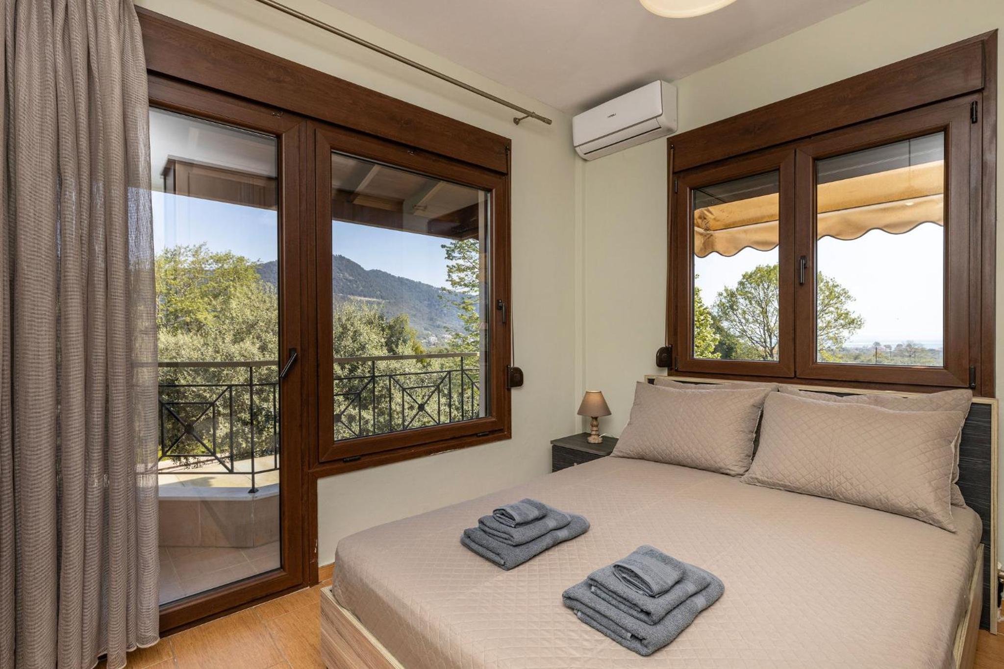 Three-Bedroom Villa photo 3