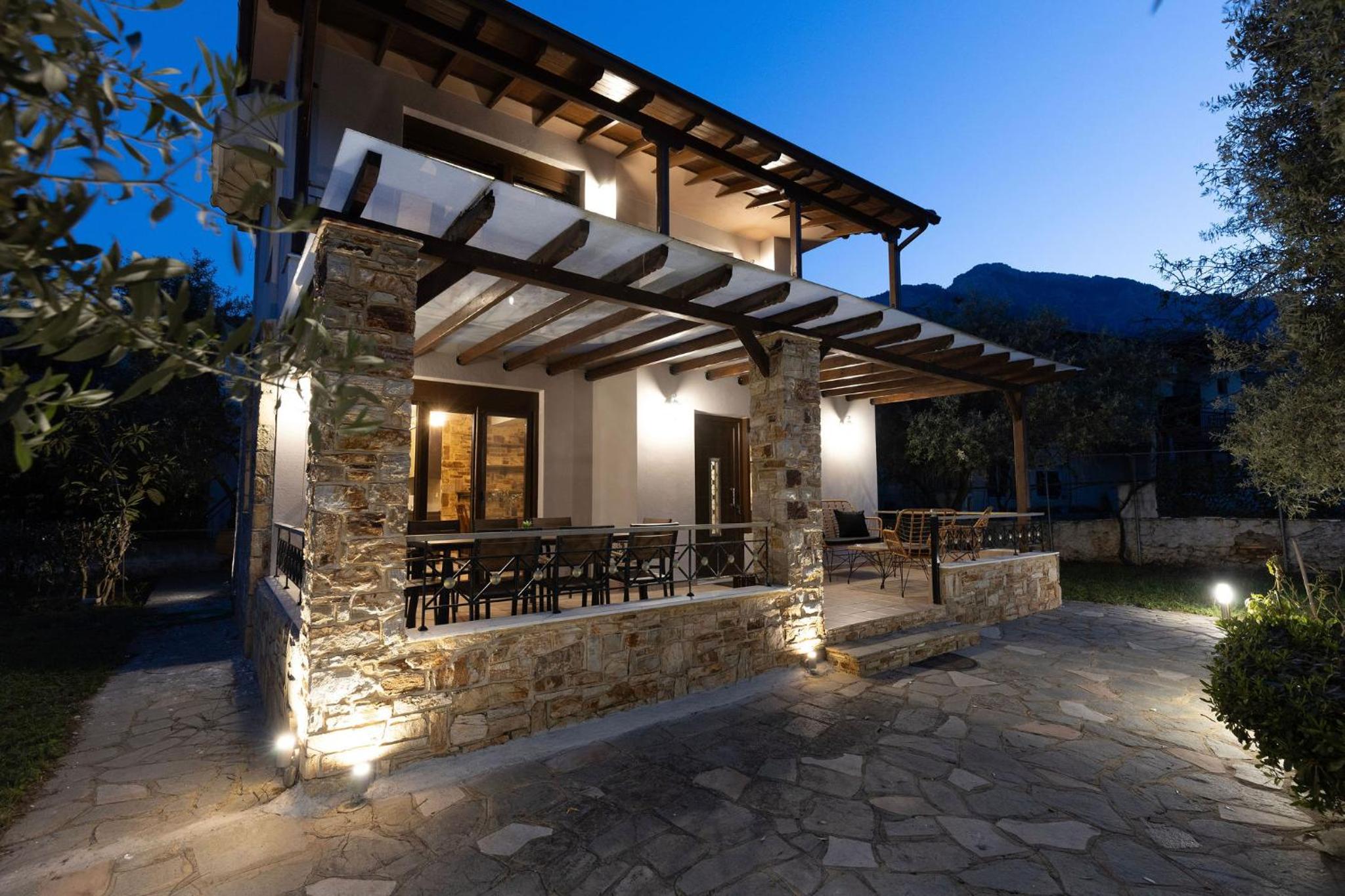 Three-Bedroom Villa photo 2