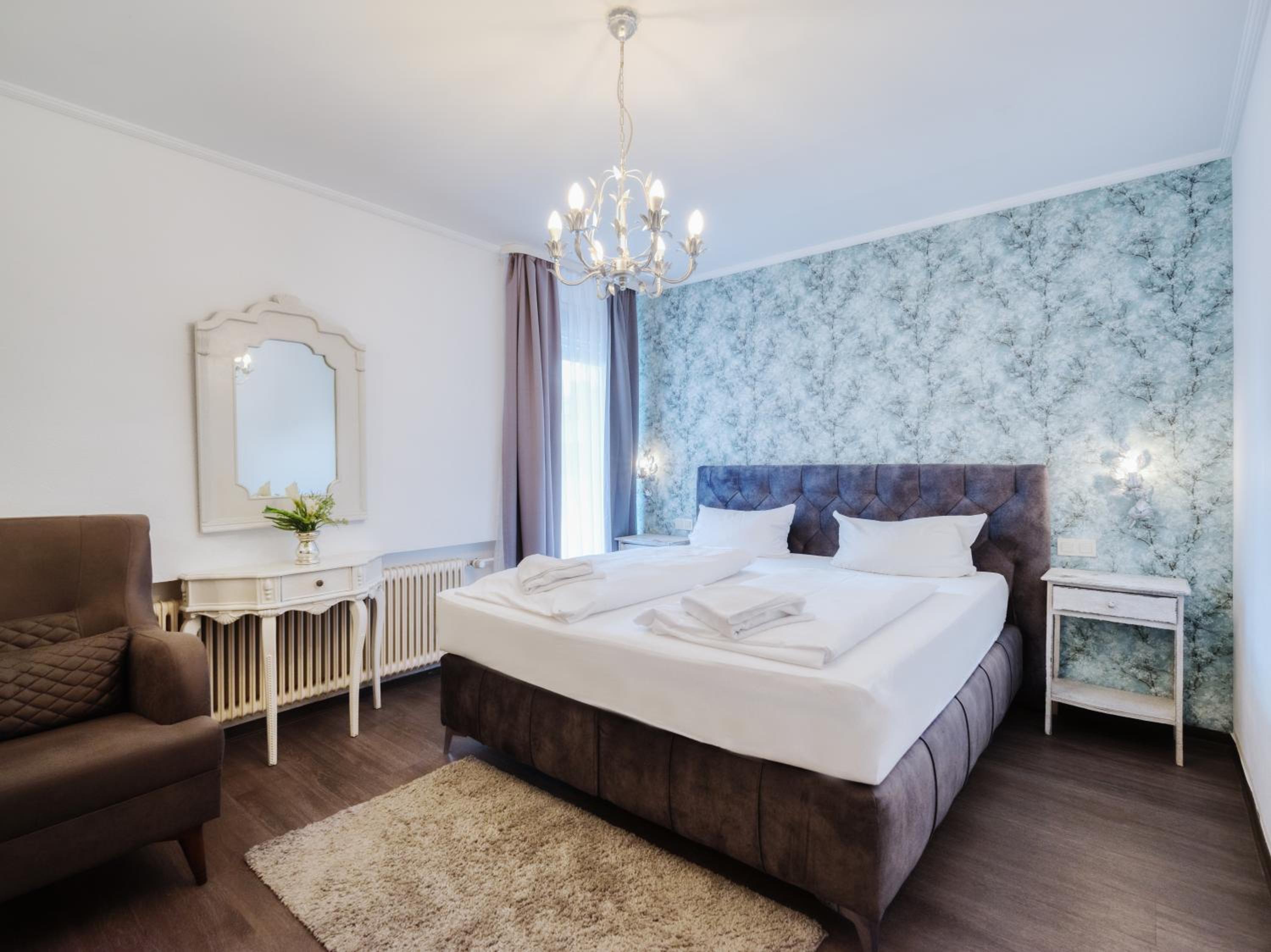 Double Room - Photo 7