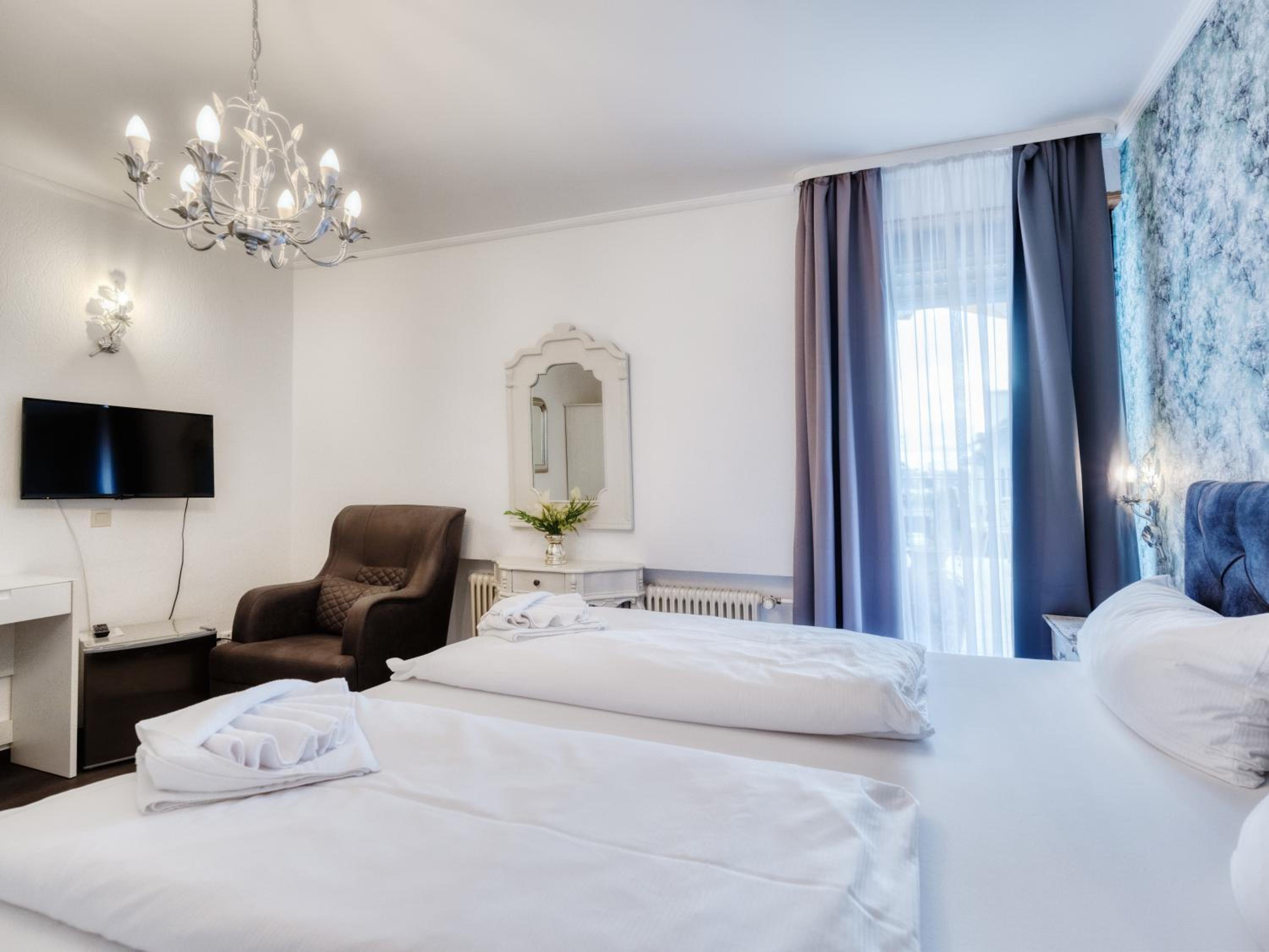 Double Room - Photo 5