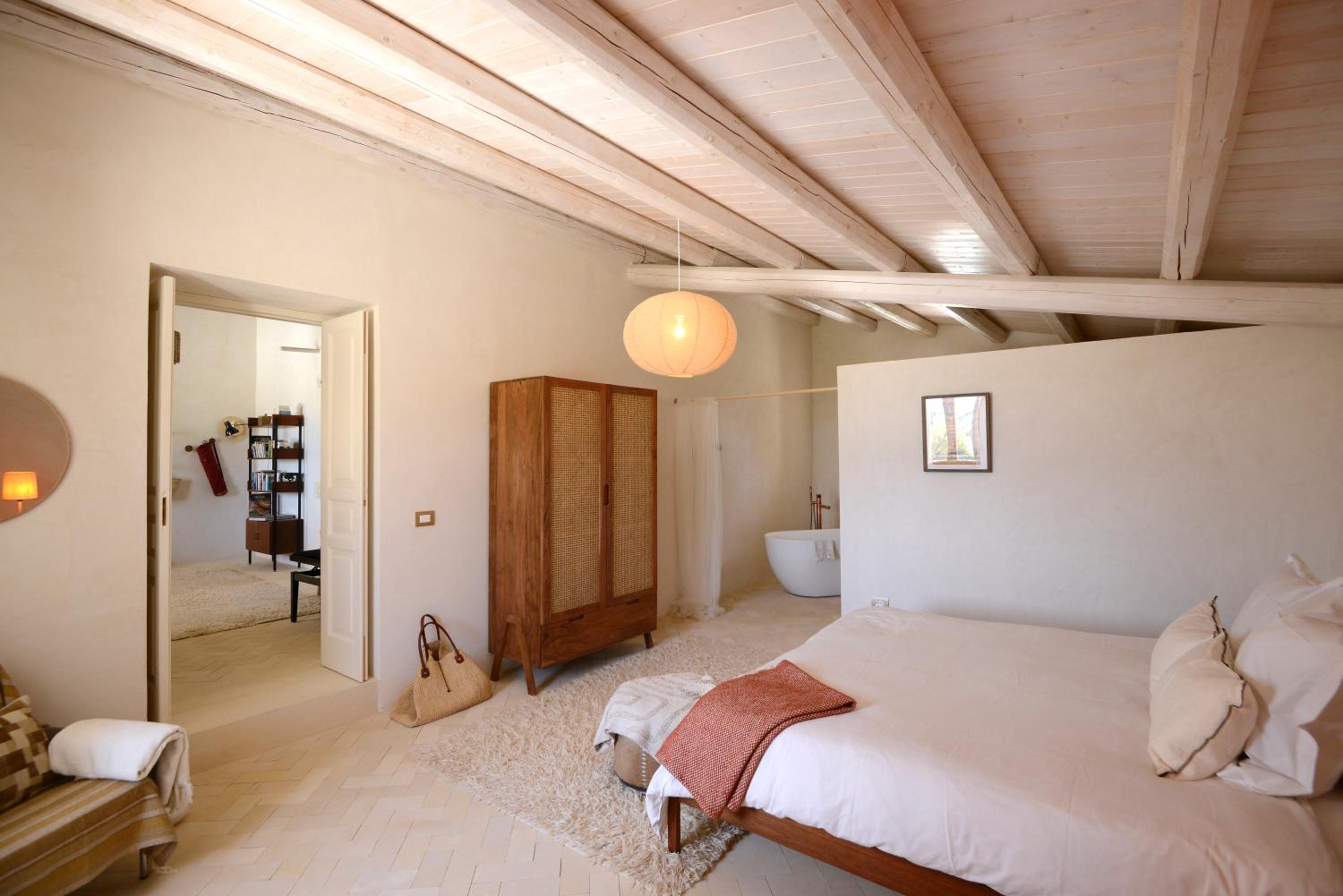 Deluxe Double Room with Bath photo 2