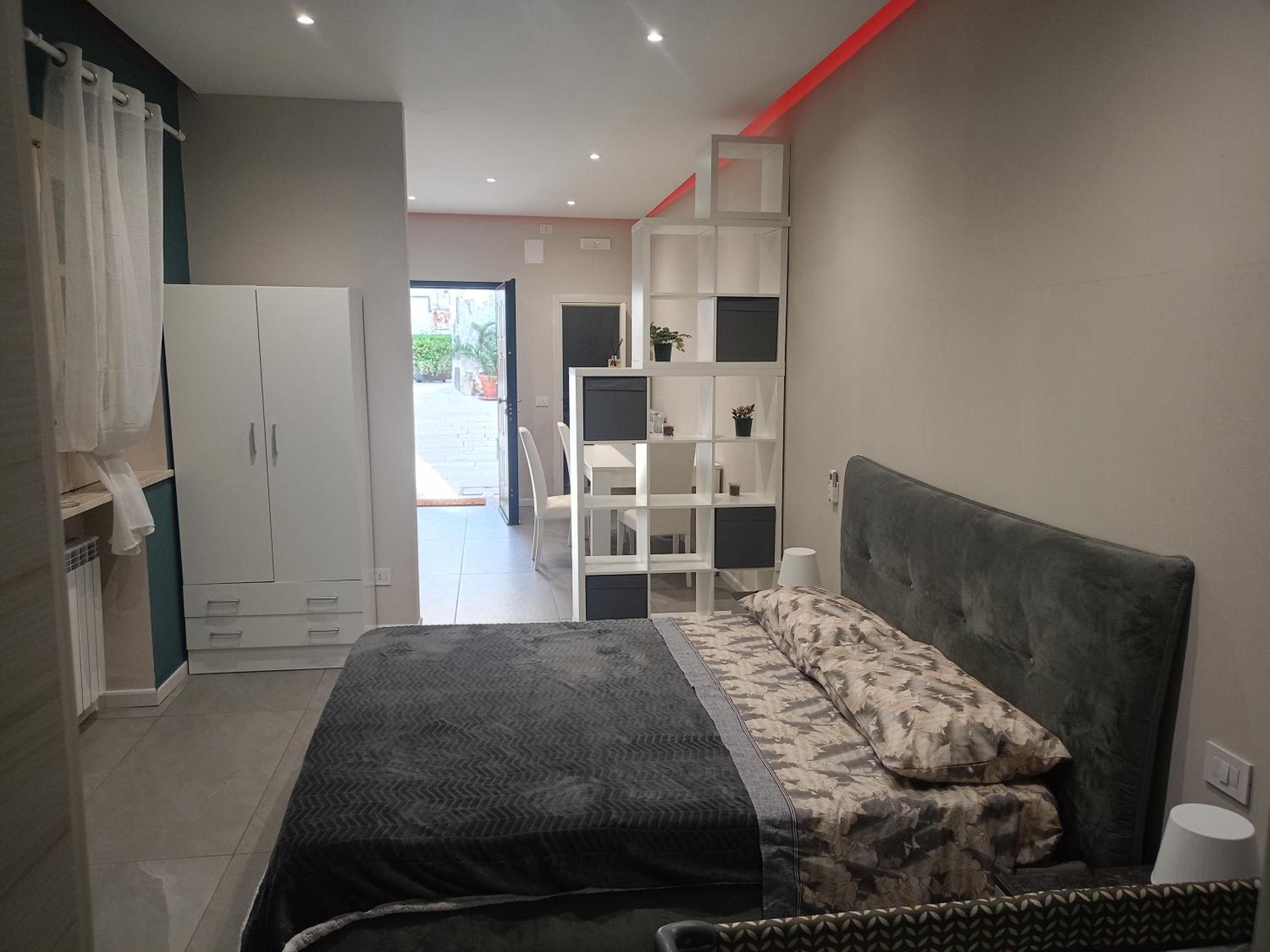 One-Bedroom House photo 1