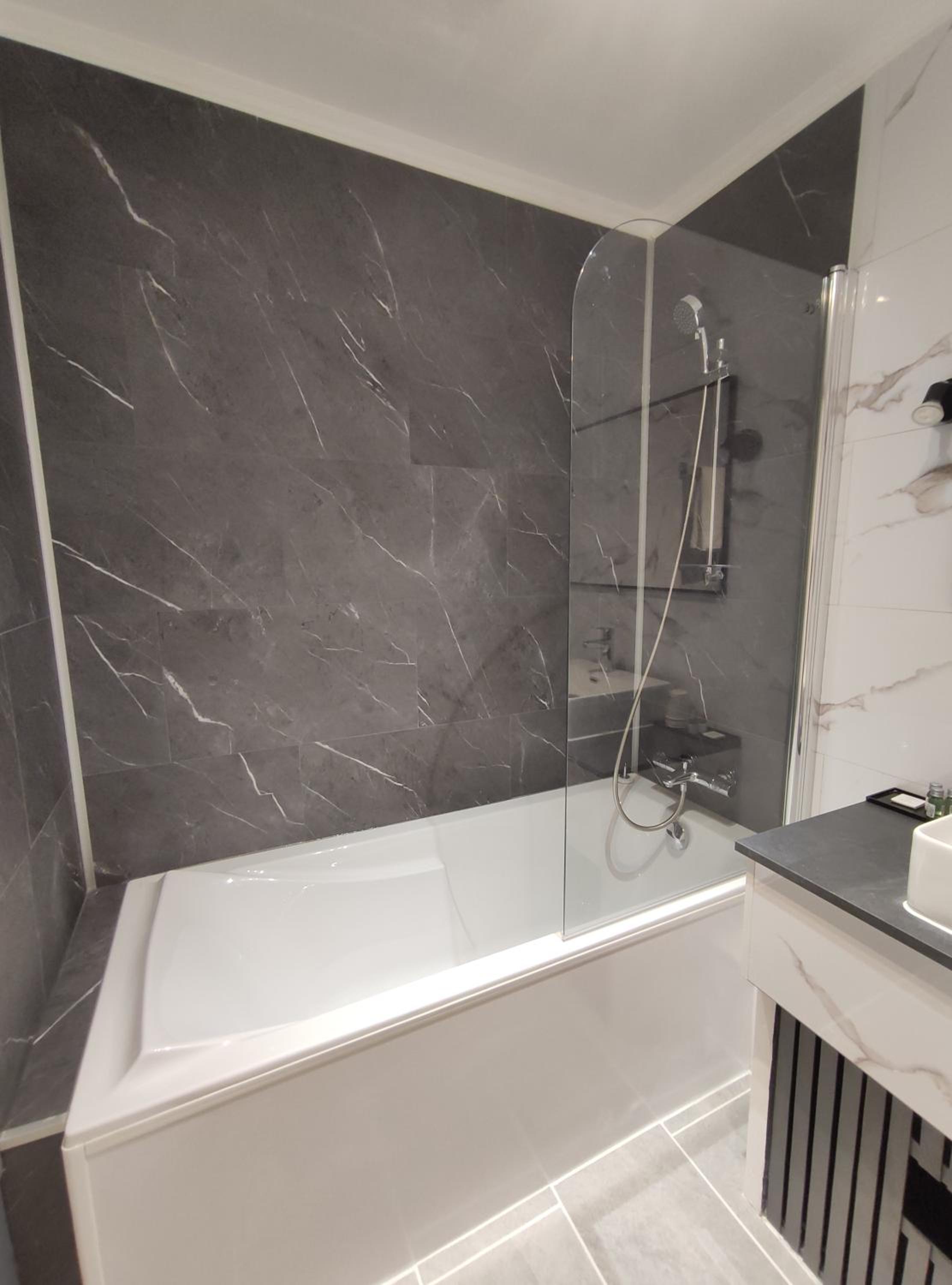 Standard Triple Room photo 2