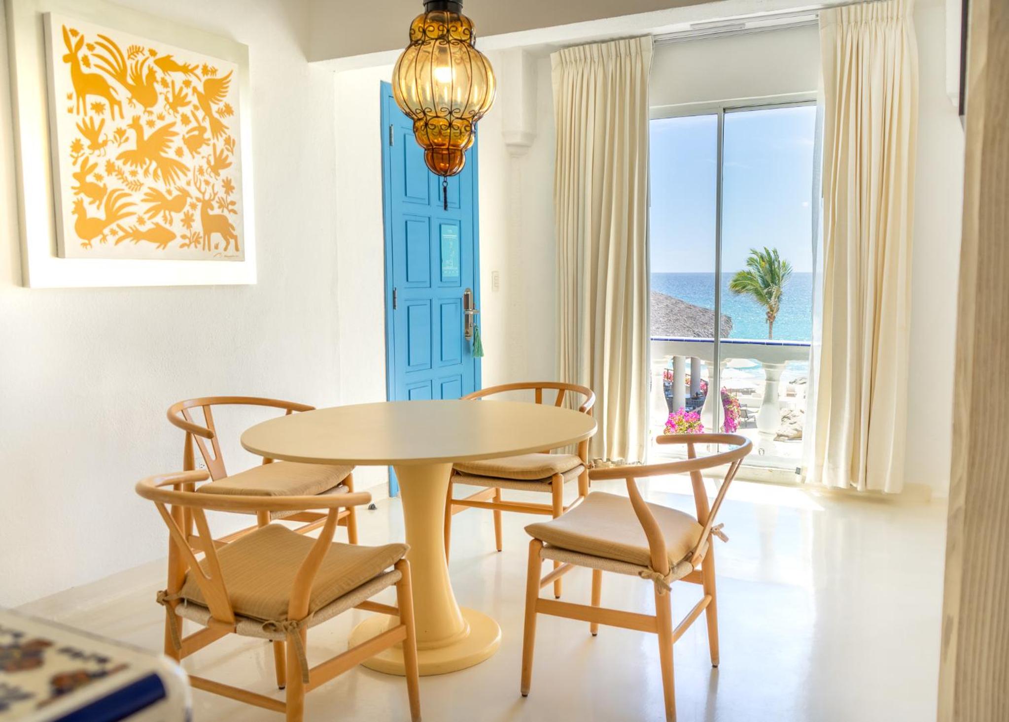 One Bedroom Oceanfront thumbnail 5
