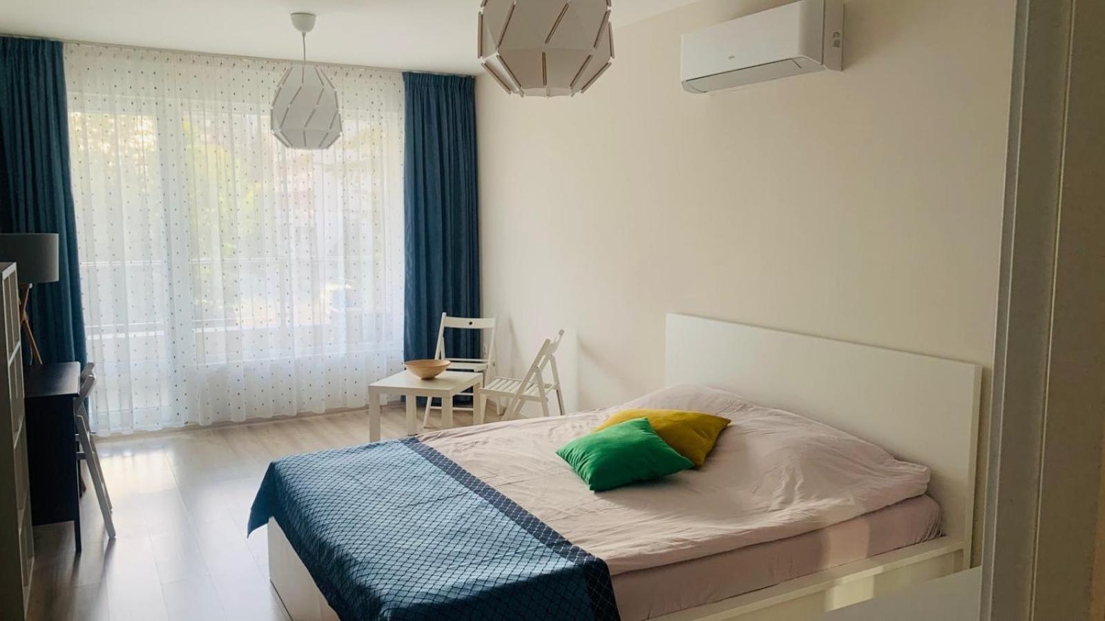 One-Bedroom Apartment - Photo 1