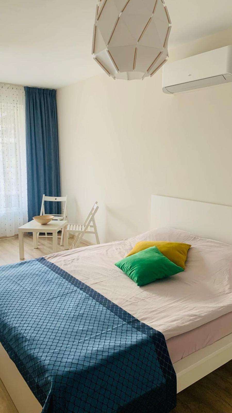 One-Bedroom Apartment - Photo 12